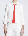 Chaqueta corta color crudo de Jacquard espiga cuello MAO. 