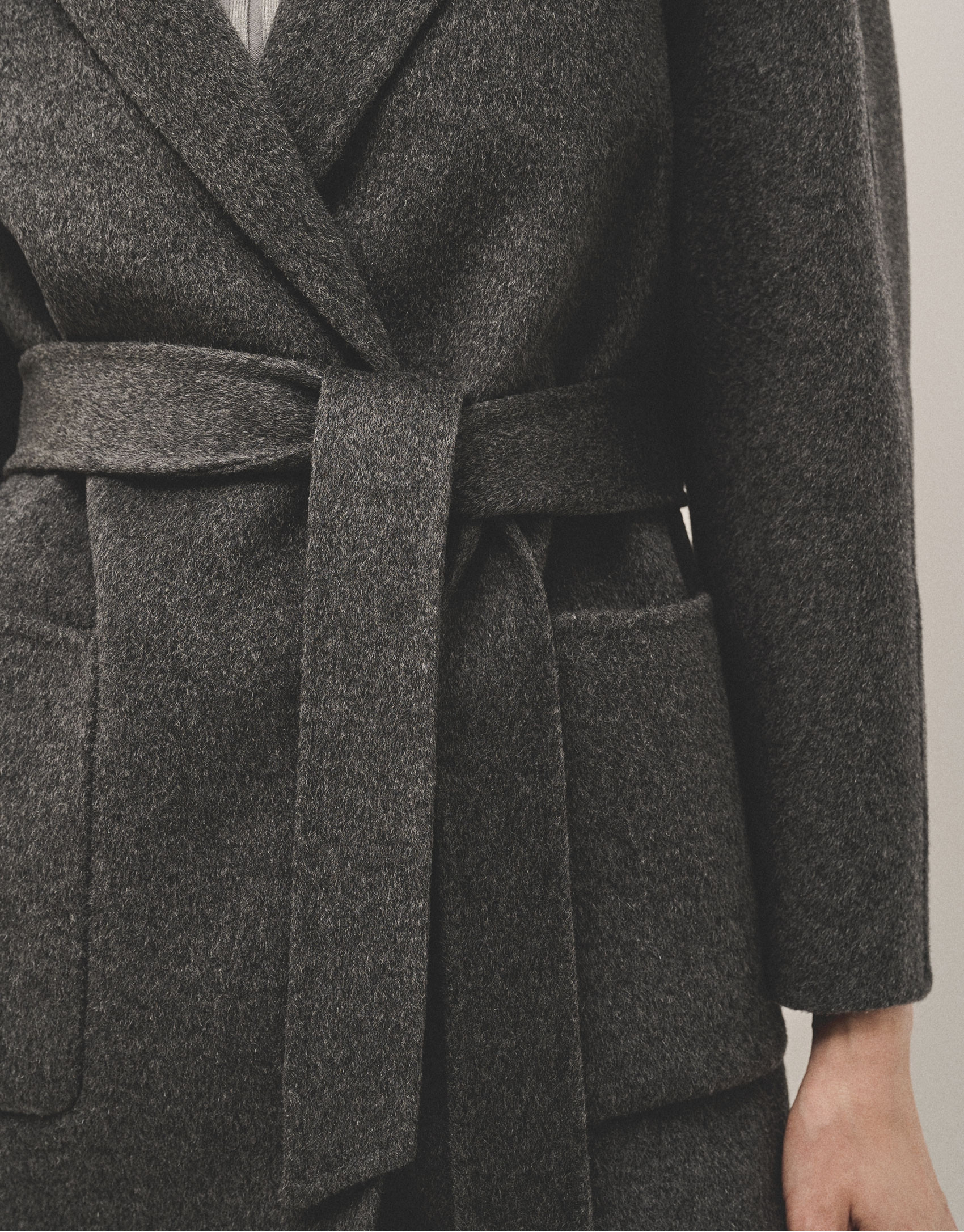 Short grey double-faced coat with belt - Woman | Roberto Verino
