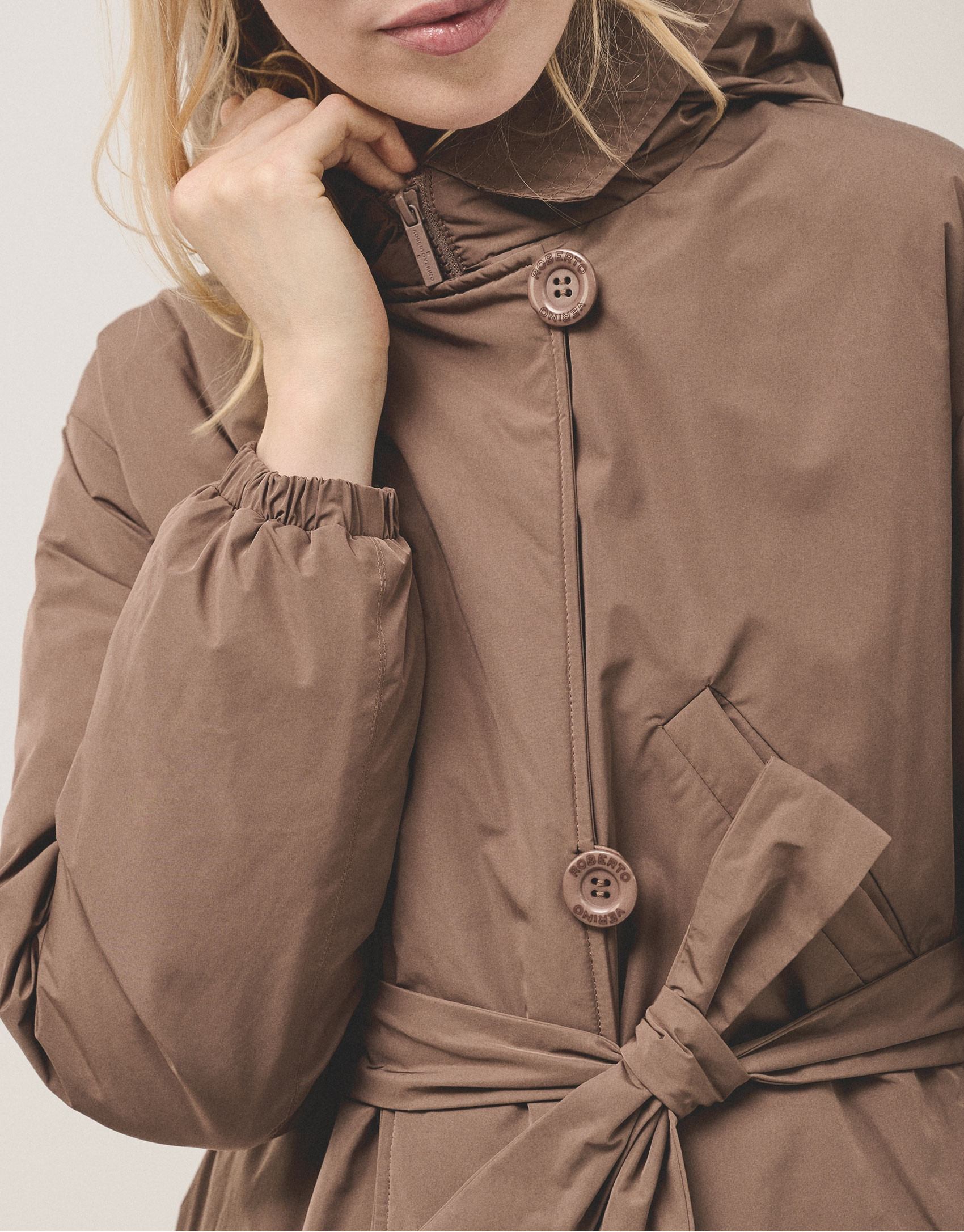 Down brown oversize parka - Woman - AW2024 | Roberto Verino