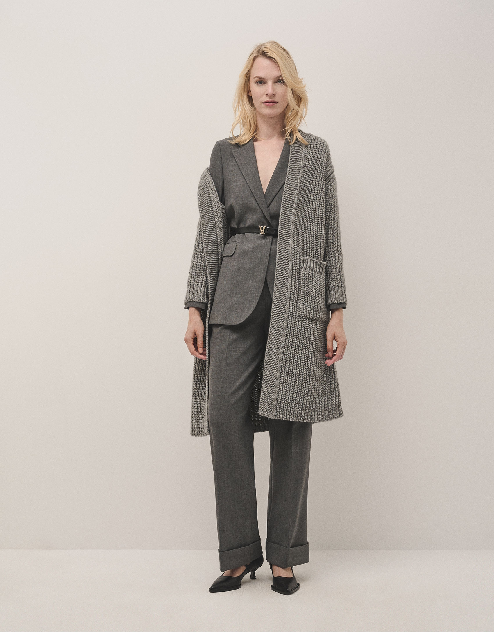Long grey chunky knit cardigan - Woman - AW2024 | Roberto Verino