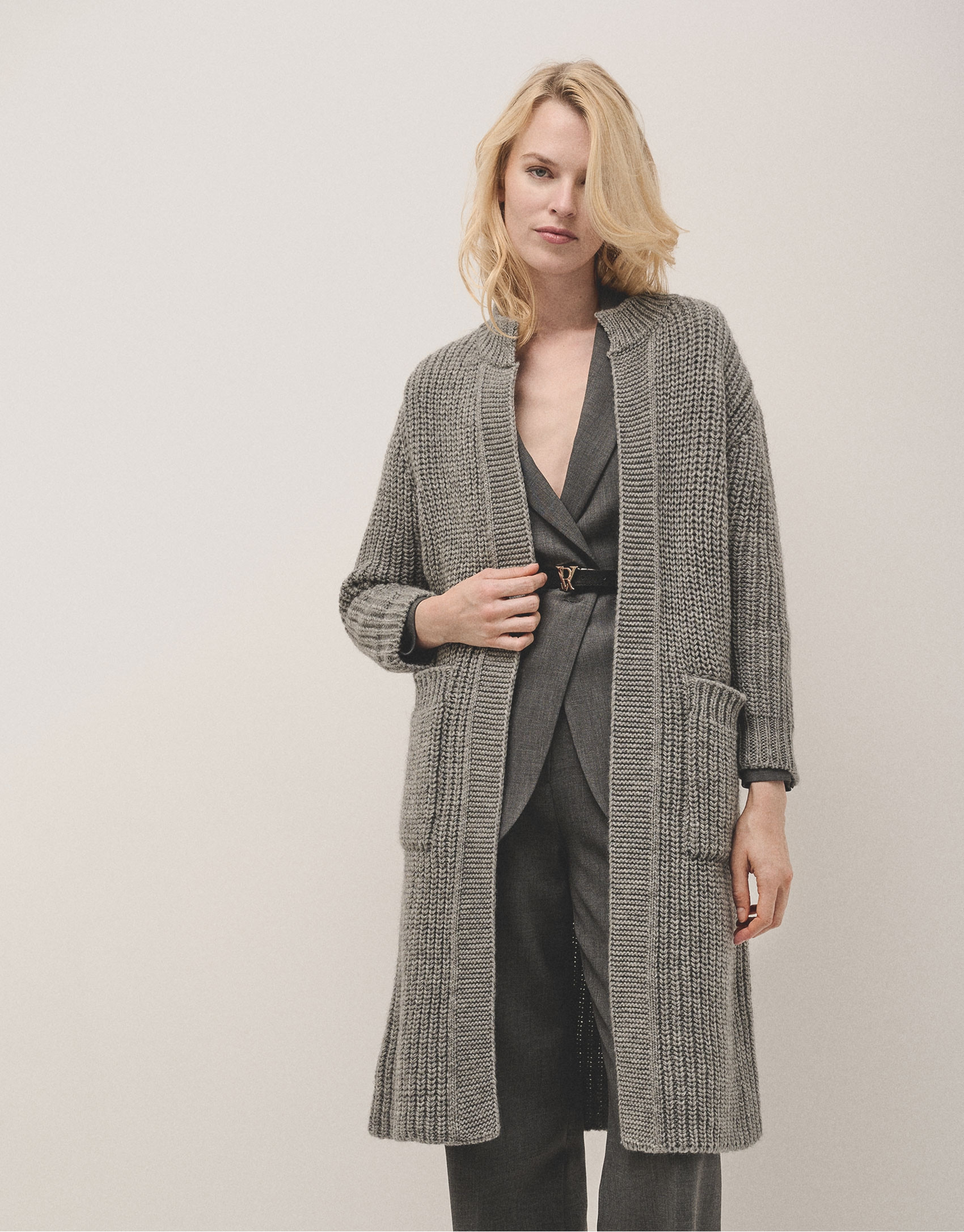 Long grey chunky knit cardigan - Woman - AW2024 | Roberto Verino