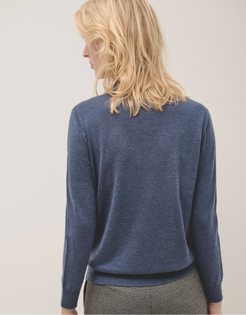 Blue V-neckline jumper in wool and silk - Woman | Roberto Verino