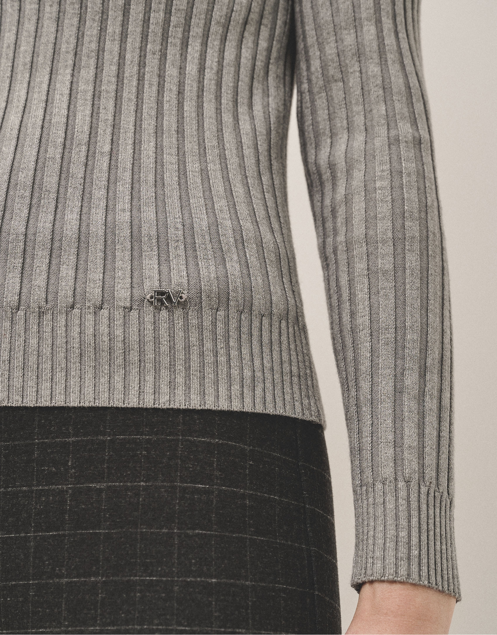 Grey ribbed turtleneck jumper - Woman - AW2024 | Roberto Verino