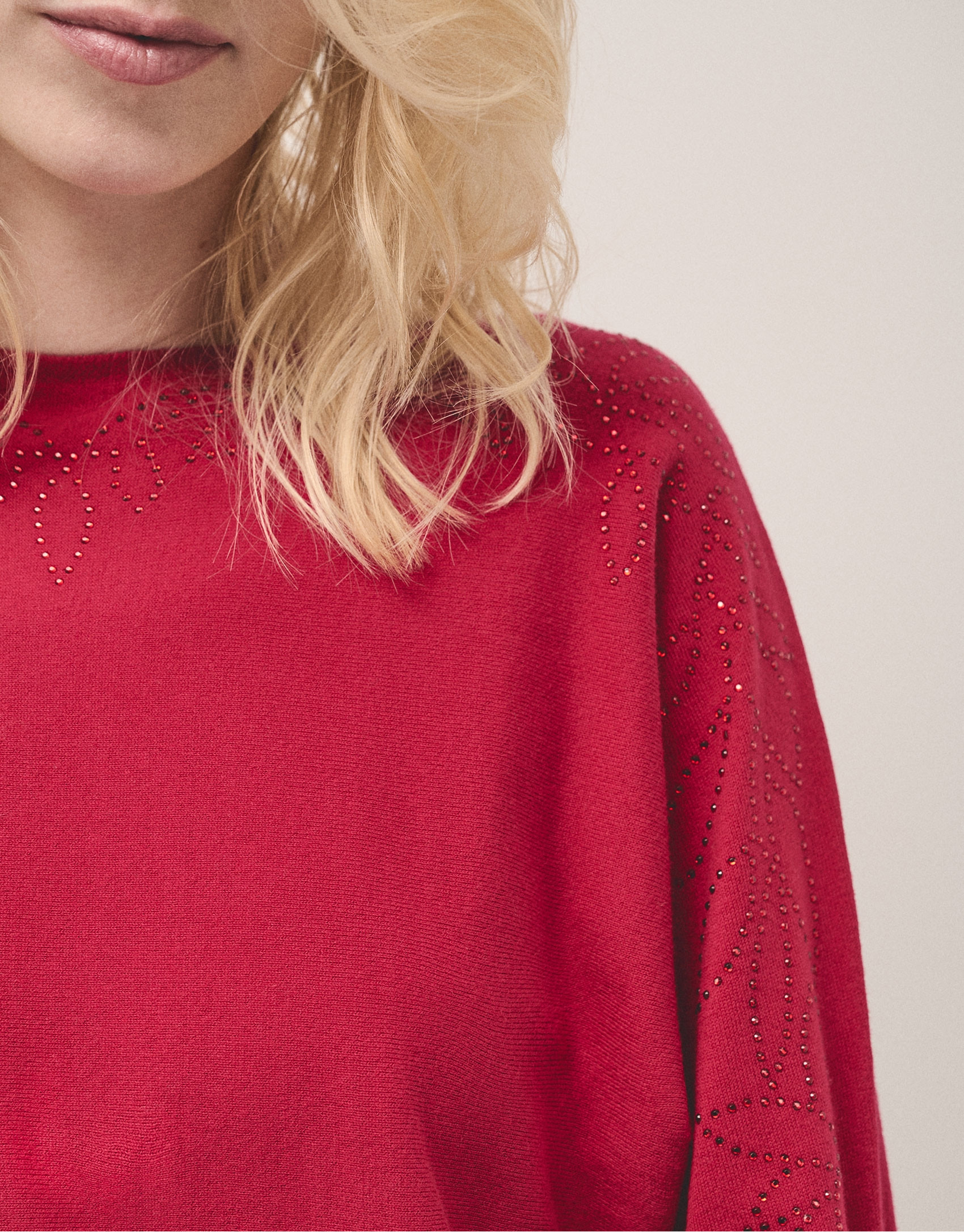 Red knit sweater with strass on shoulders | Roberto Verino