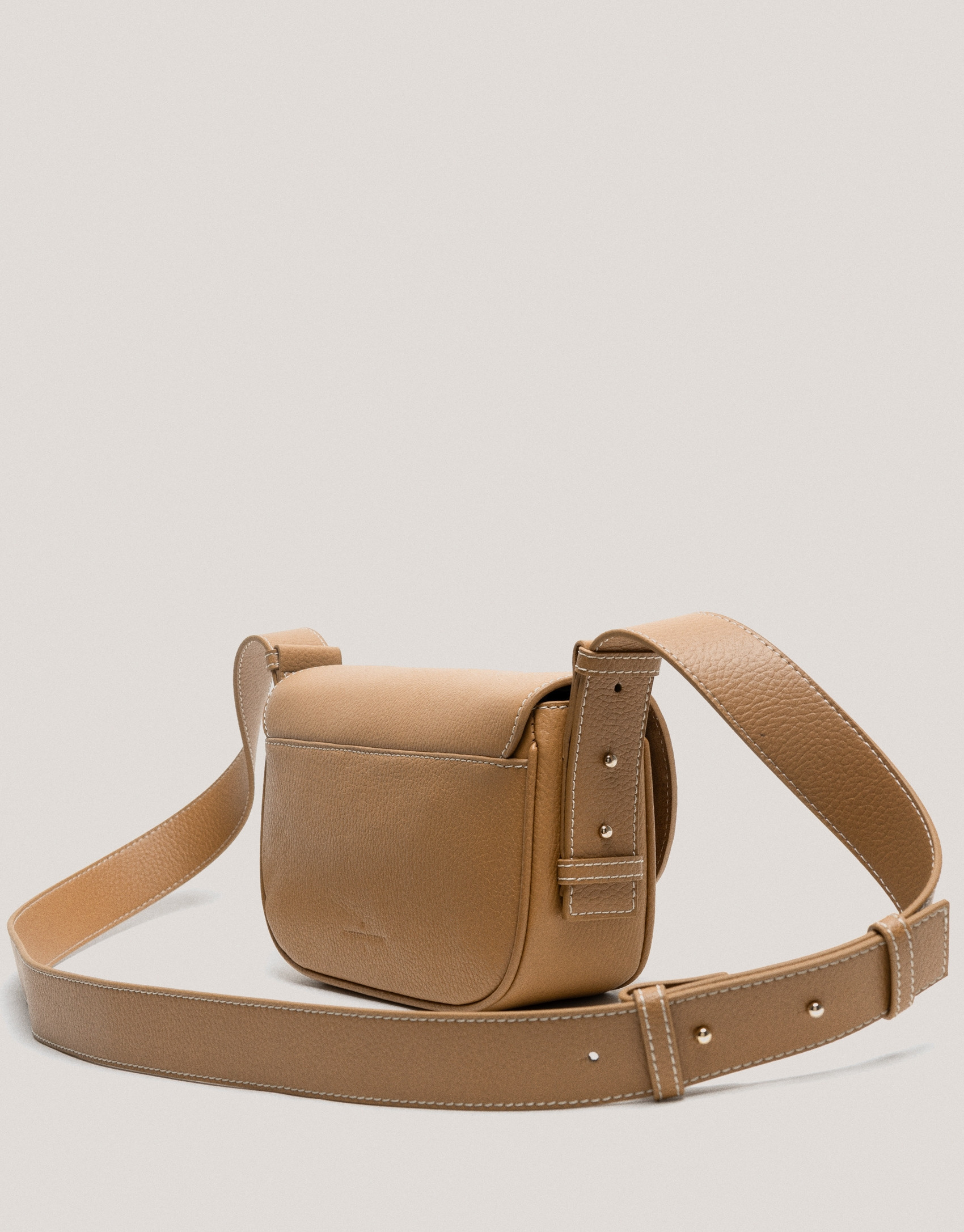 Bandolera Mini Cuca piel granulada cámel - Sale | Roberto Verino