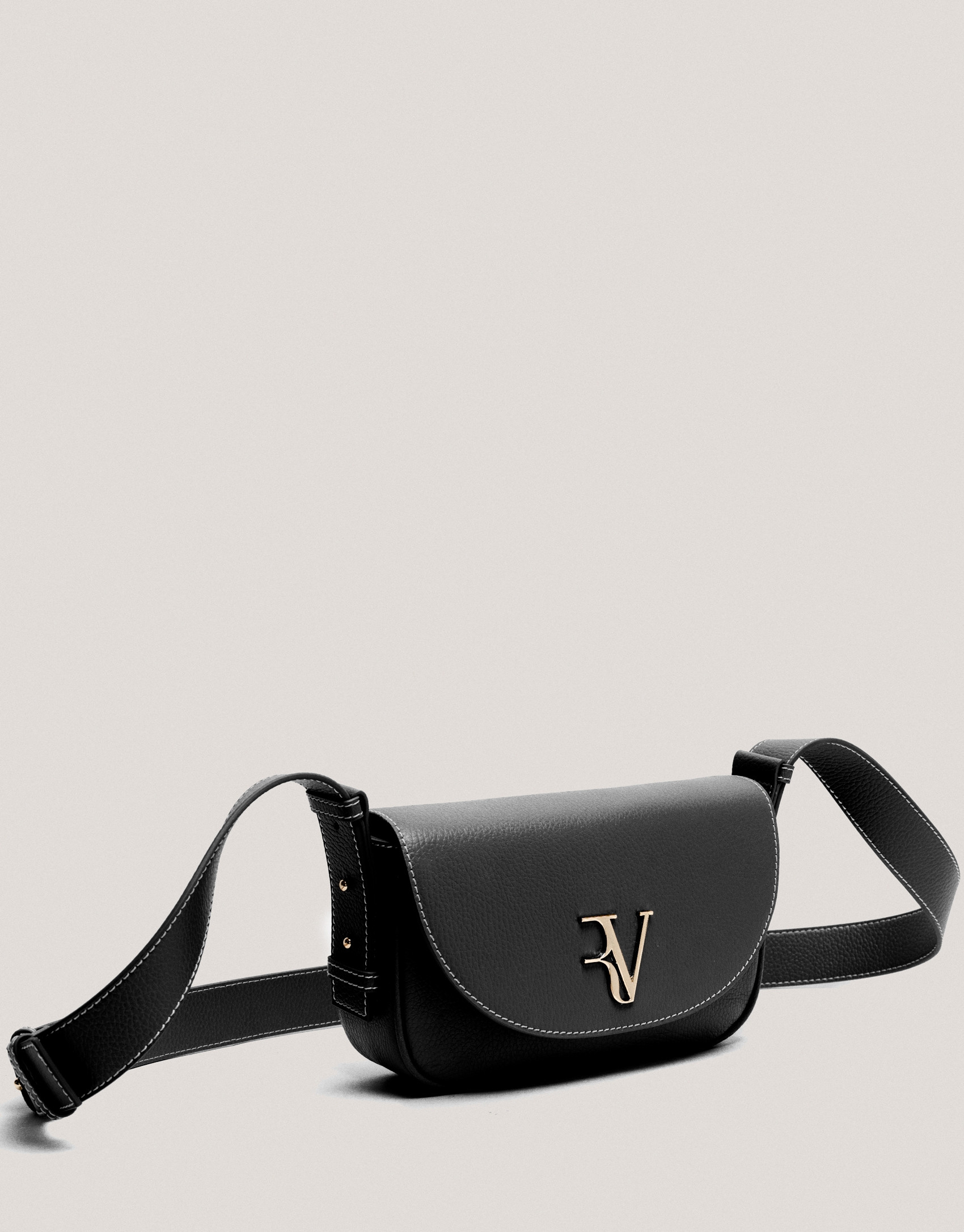 Black grained leather Cuca Mini shoulder bag | Roberto Verino