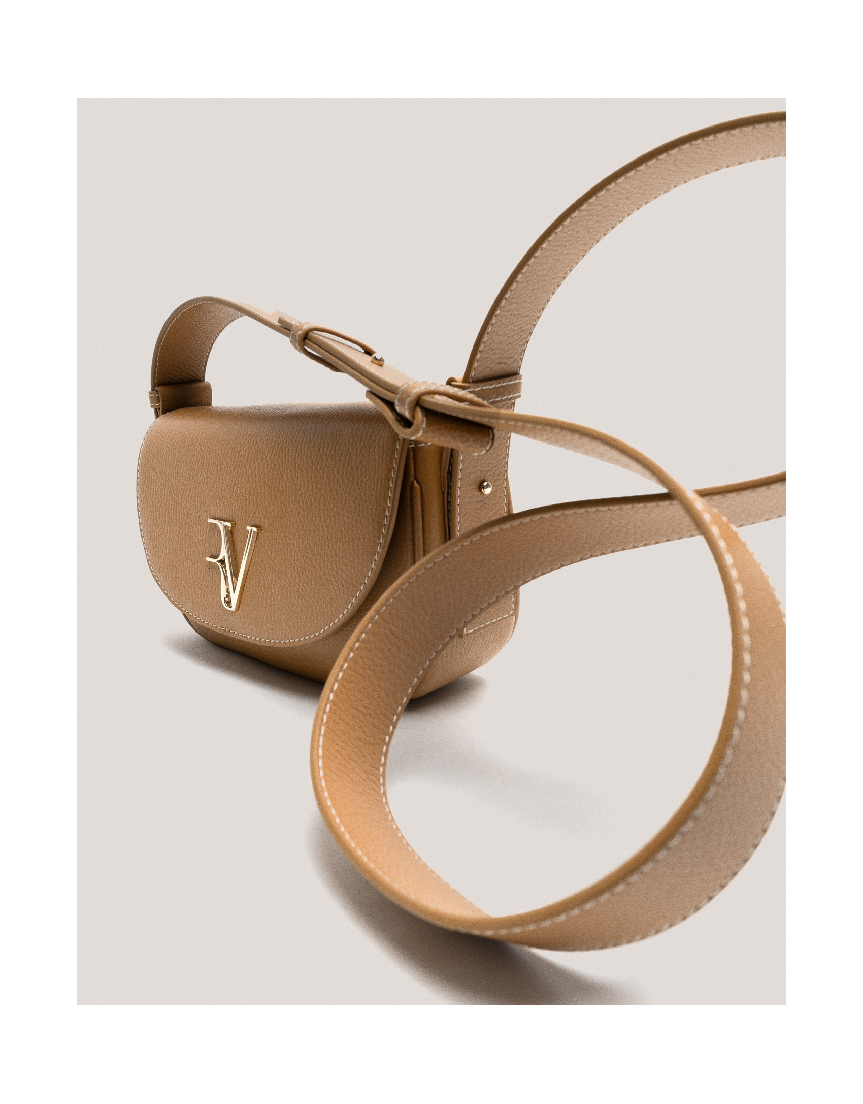Camel grained leather Cuca Mini shoulder bag | Roberto Verino