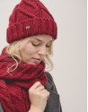 Red wool and alpaca cap with figure eight knit