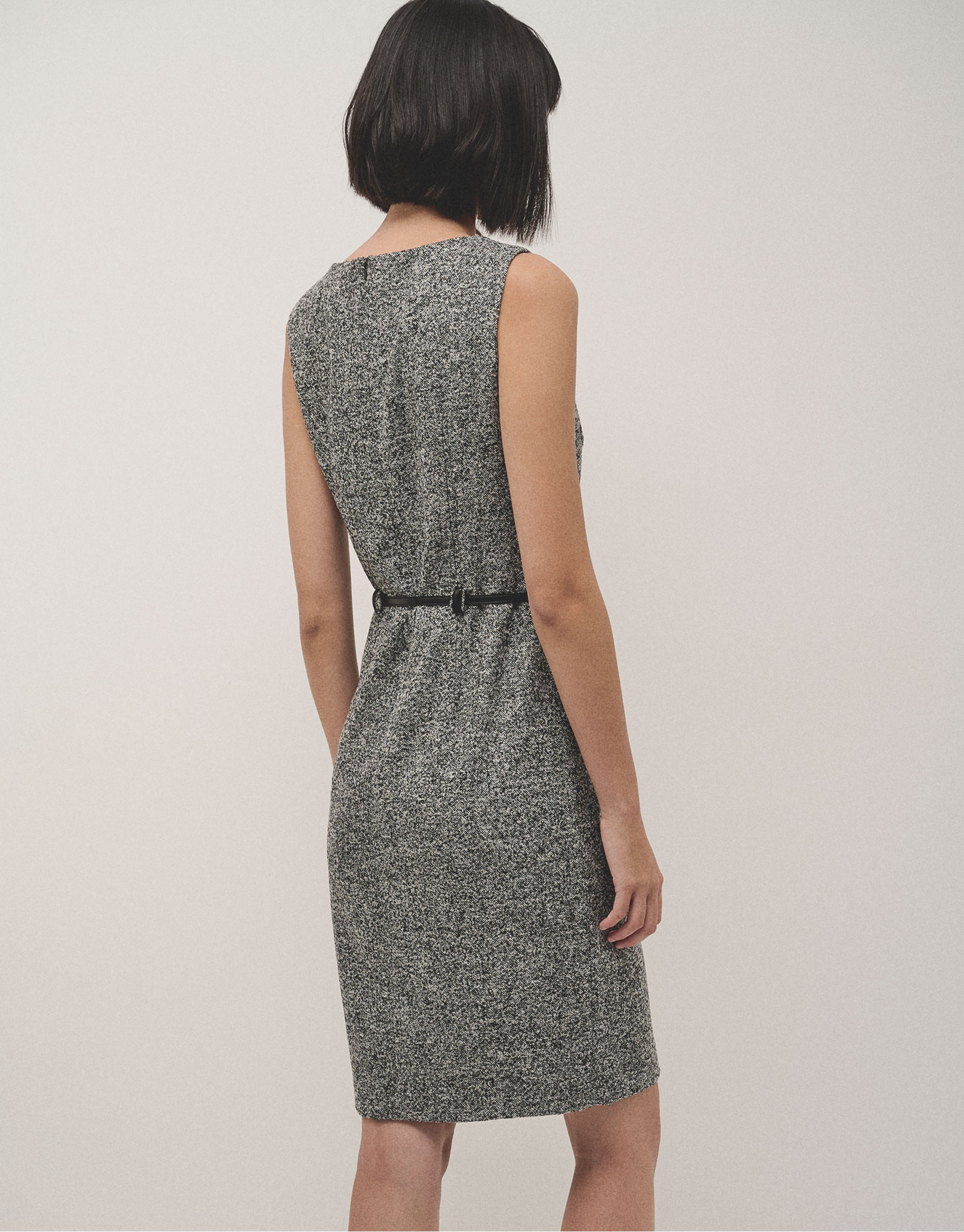 Sleeveless straight dress in black and grey ... | Roberto Verino