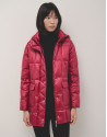 Red quilted coat  - Woman - AW2024 | Roberto Verino