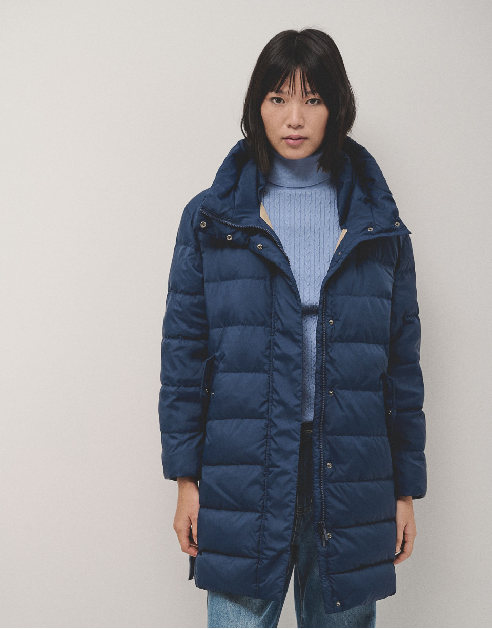 Long navy quilted coat with camel interior | Roberto Verino