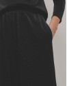 Pantalón ancho en punto brillo negro - Mujer | Roberto Verino