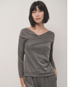 Shiny gray knit top with crossover neckline | Roberto Verino