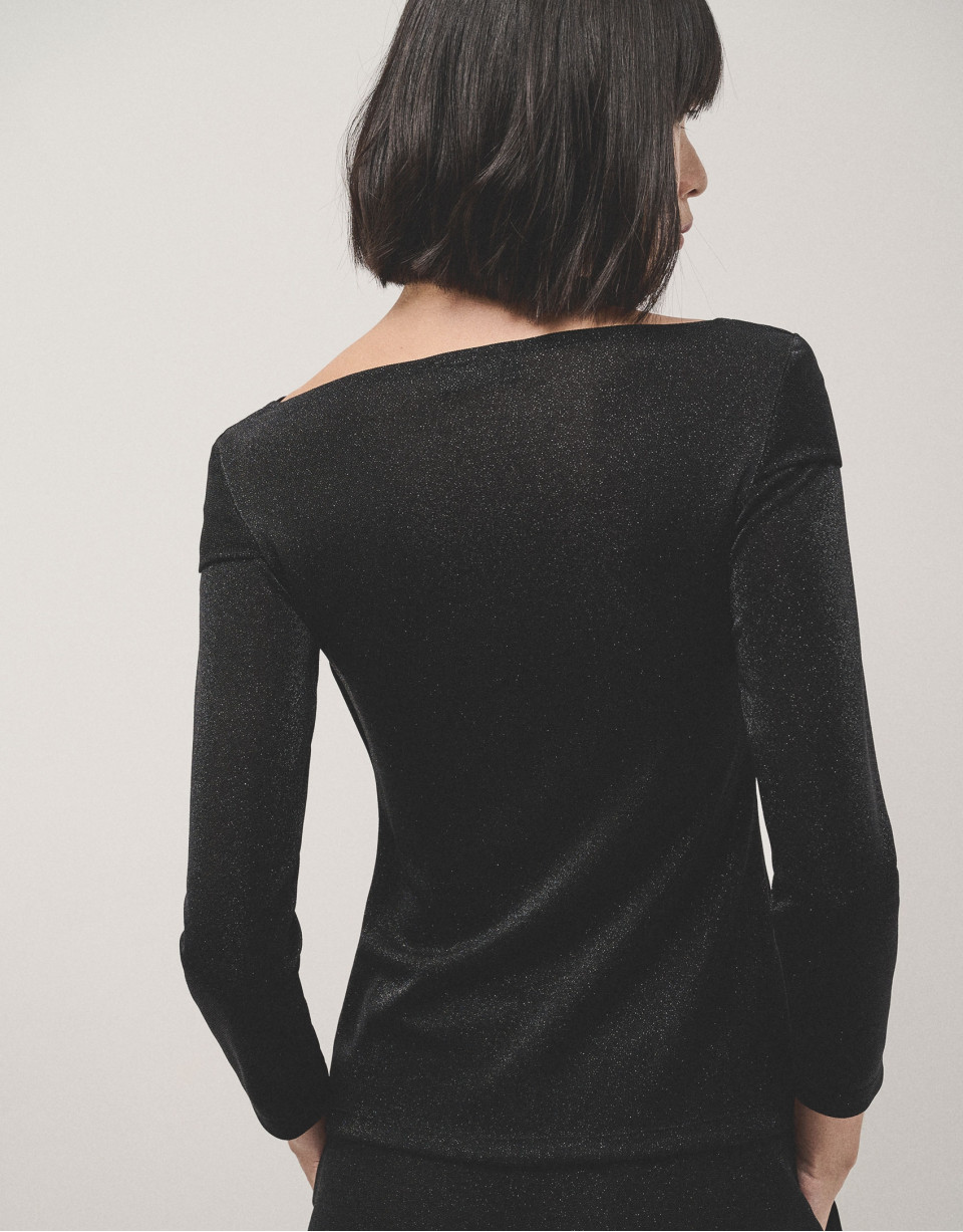 Camiseta escote cruzado en punto brillo negro | Roberto Verino