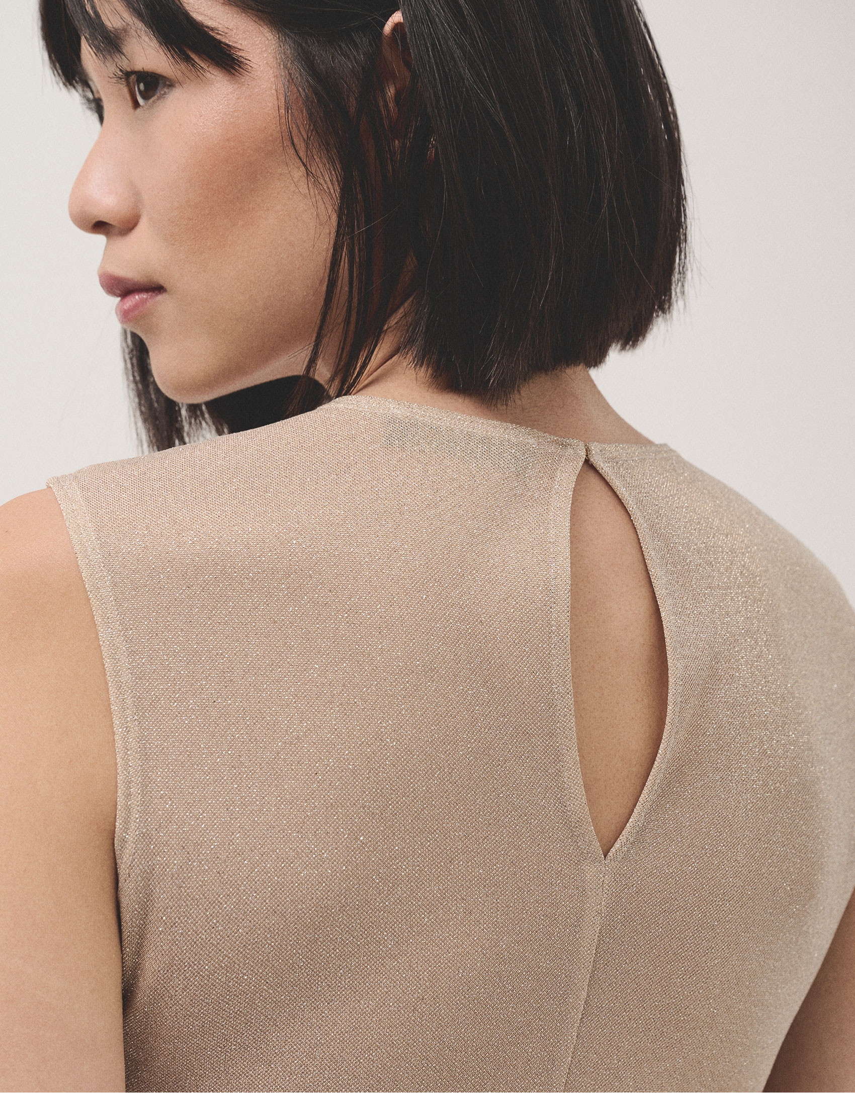 Beige shiny knit long sleeveless dress - Woman | Roberto Verino