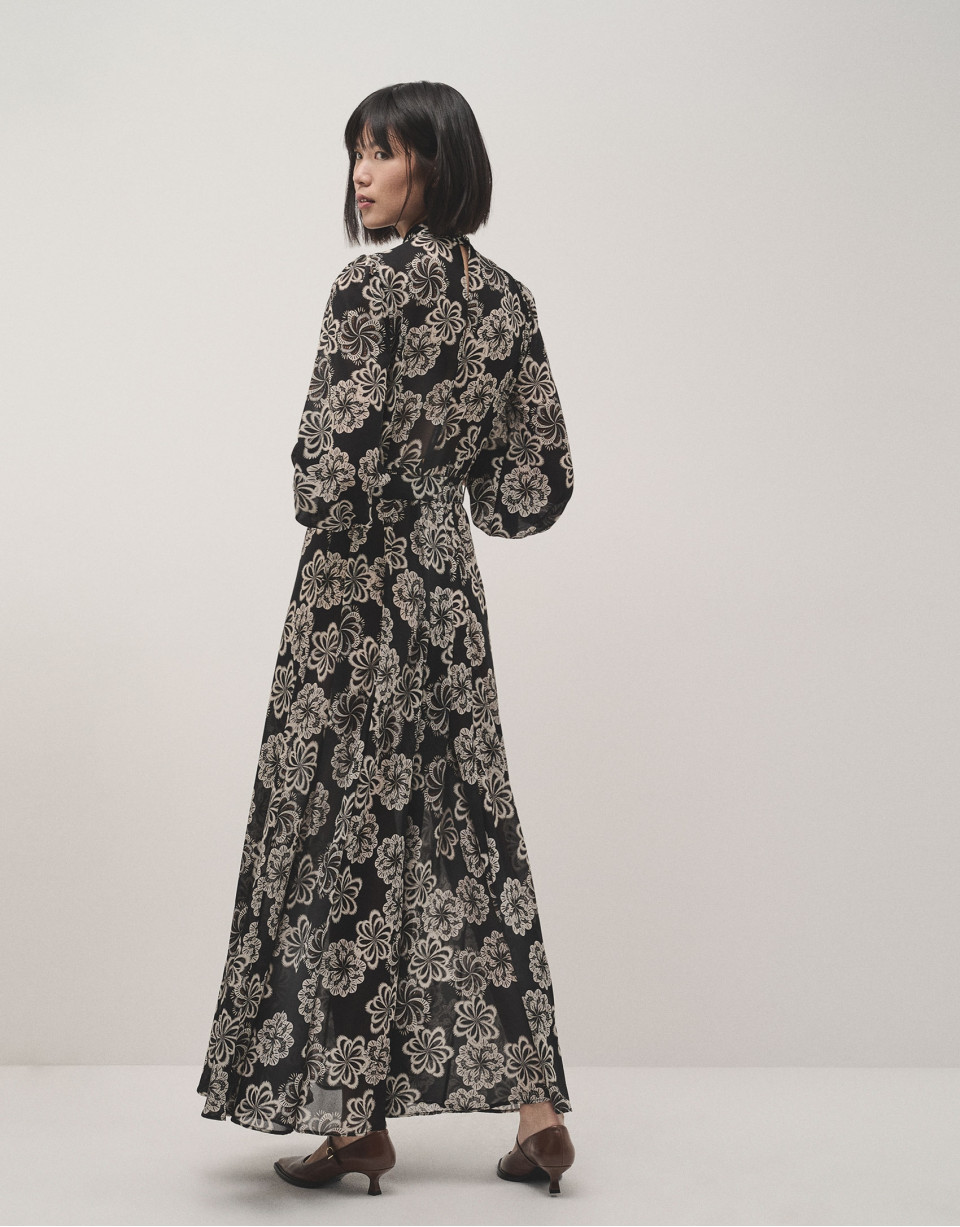 Black crepe georgette  long-sleeved dress ... | Roberto Verino