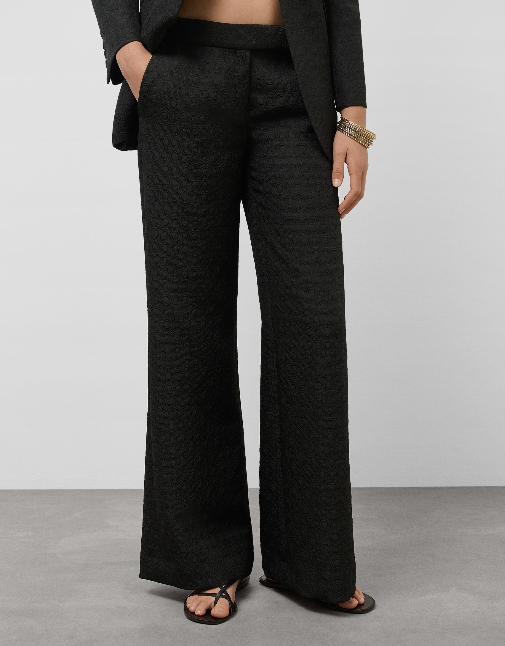 Black straight pants with embossed design | Roberto Verino