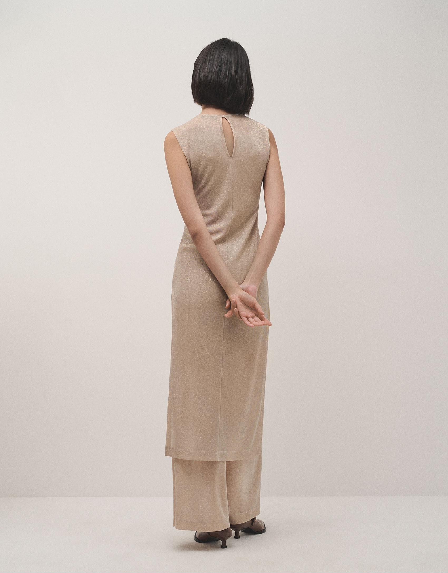 Beige shiny knit long sleeveless dress - Woman | Roberto Verino