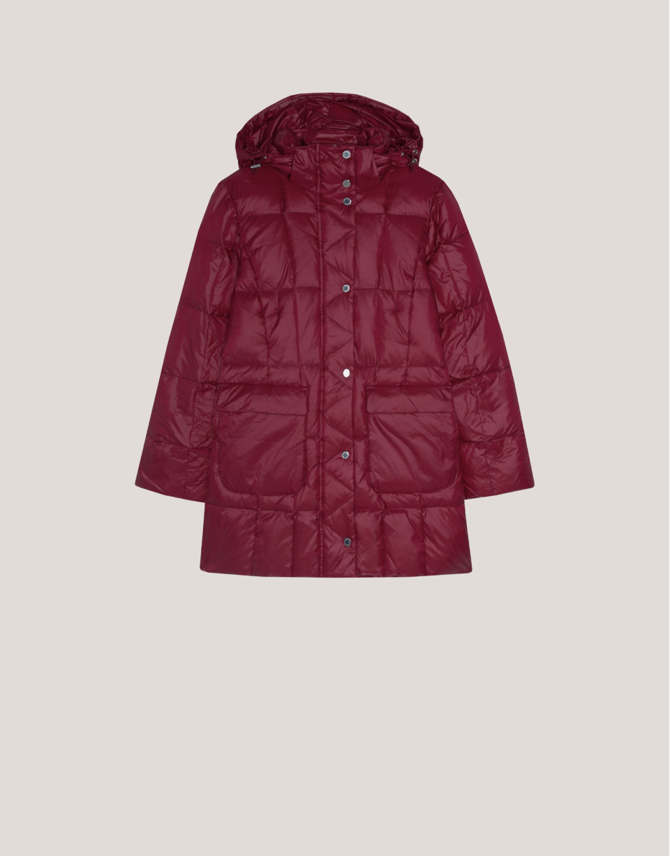 Red quilted coat  - Woman - AW2024 | Roberto Verino