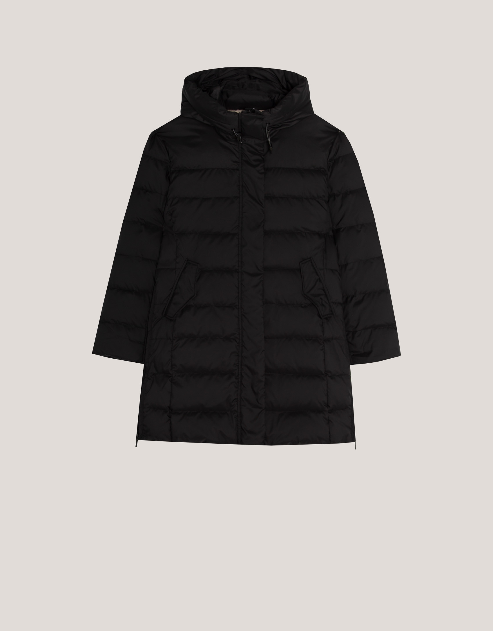 Long black quilted coat with beige interior | Roberto Verino