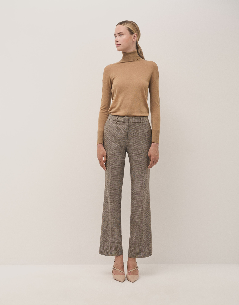 Camel fine wool knitted jumper with turtleneck
