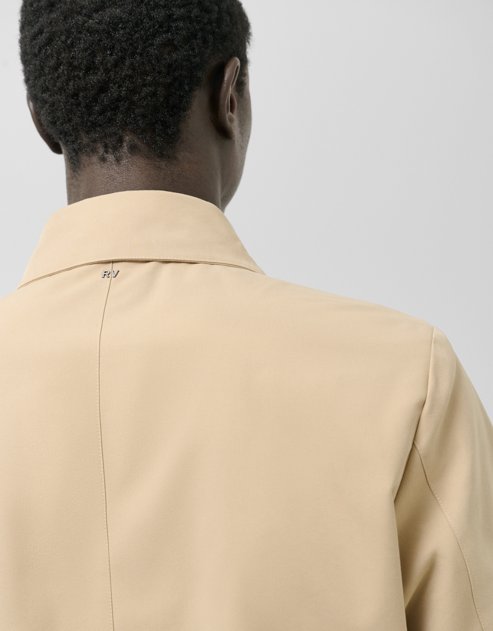 Gabardina algodón técnico beige - Hombre | Roberto Verino