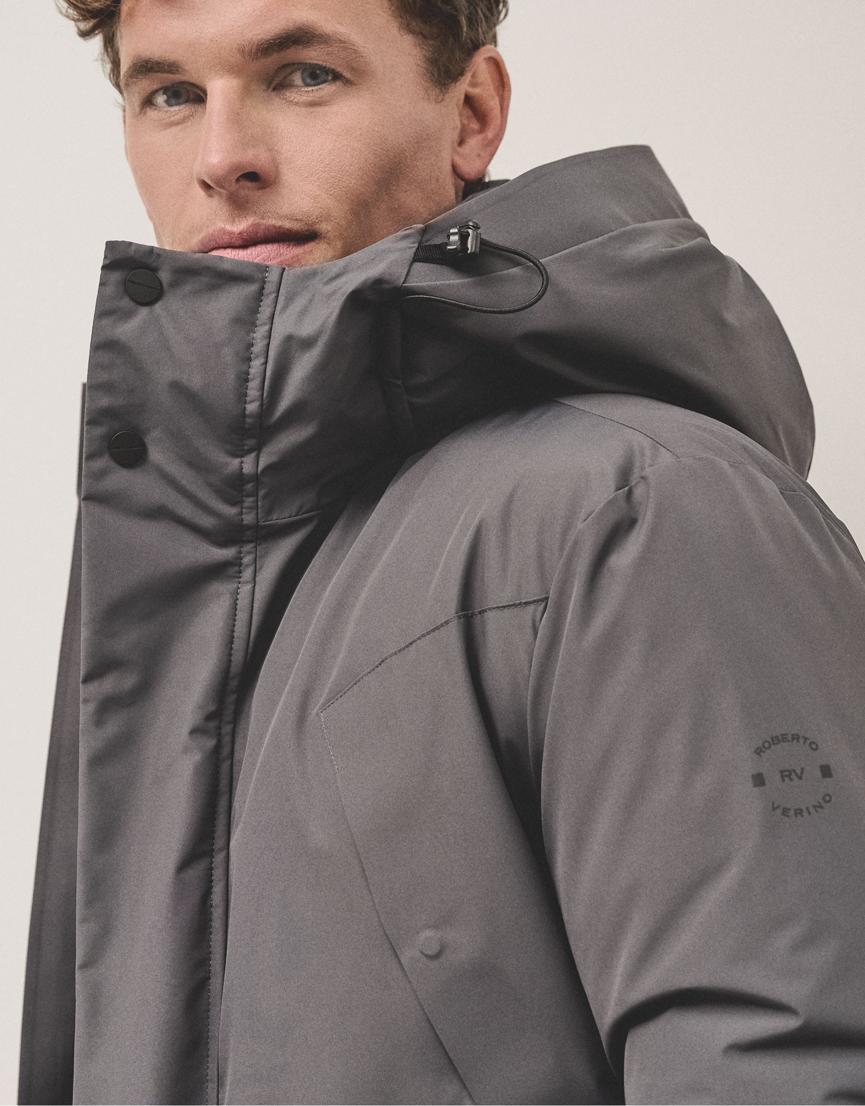 Parka técnica gris cuatro bolsillos - Hombre | Roberto Verino