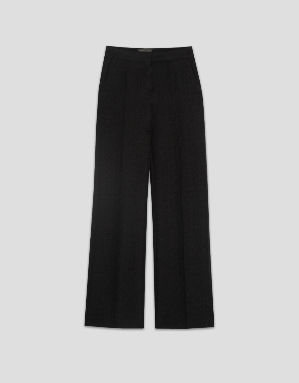 Pantalón recto fantasía relieve negro
