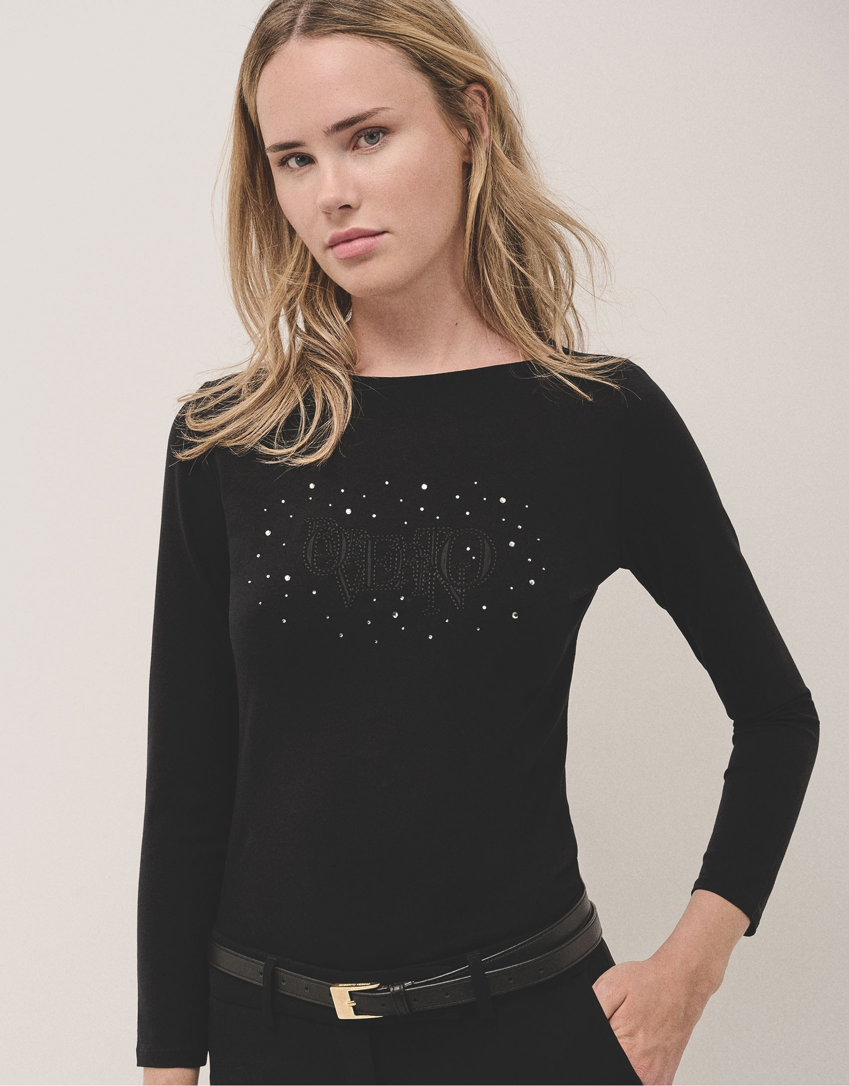 Black cotton top with long sleeves and ... | Roberto Verino