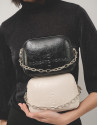 Bolso bandolera Bazin Beige - Mujer - OI2024 | Roberto Verino