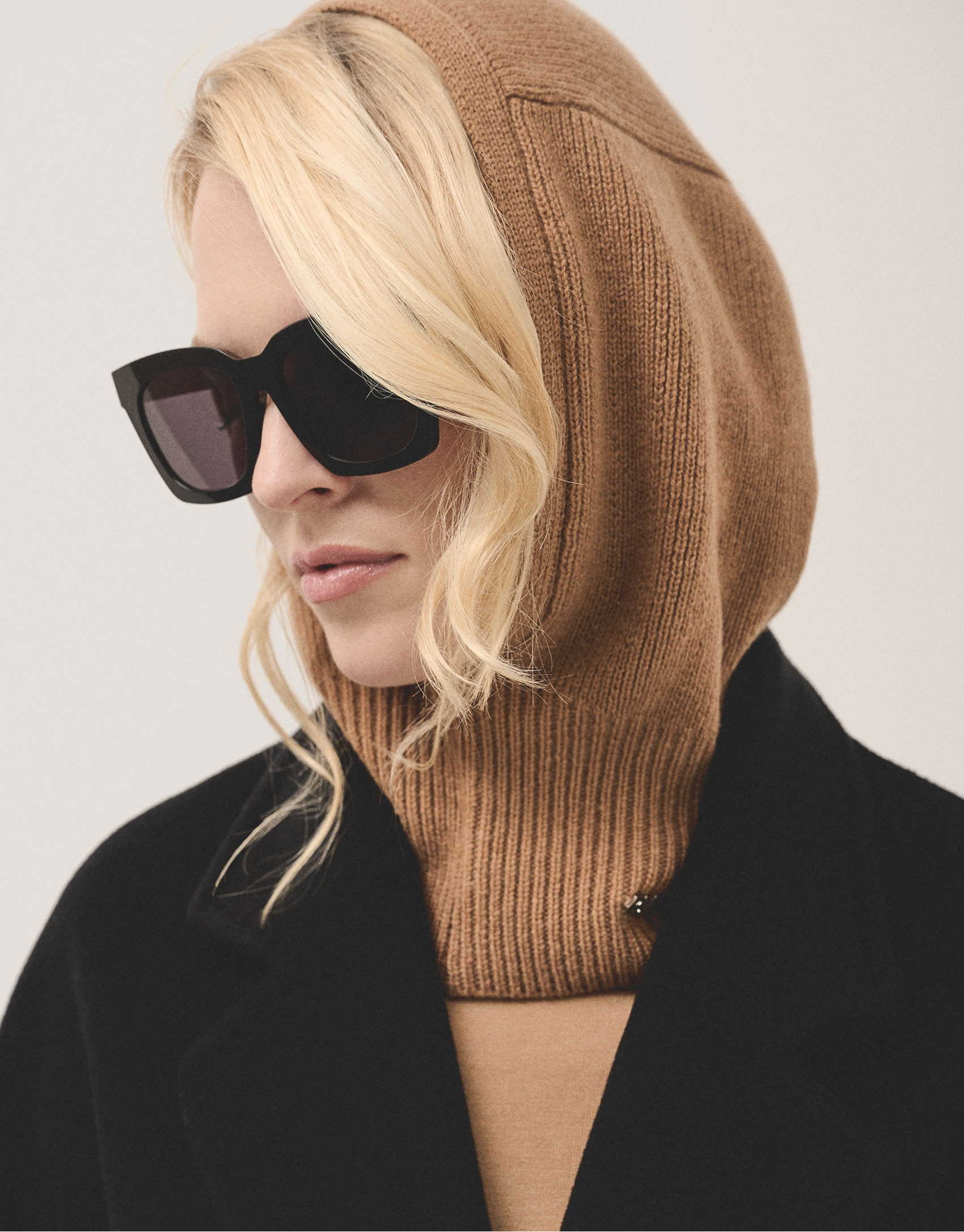 Gorro balaclava lana y cashmere beige - Mujer | Roberto Verino