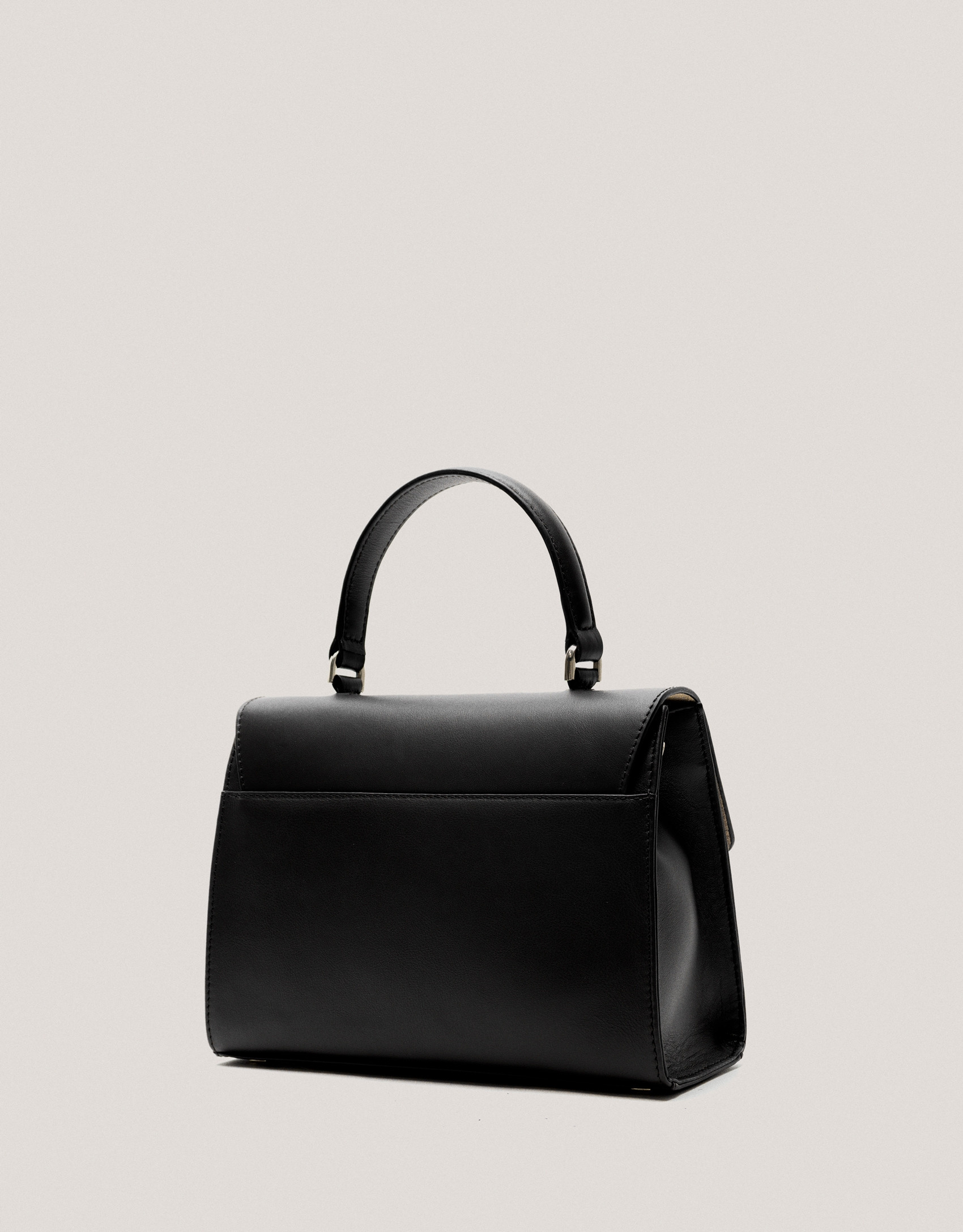 Black leather midi Mía handbag - Sale - SS2025 | Roberto Verino