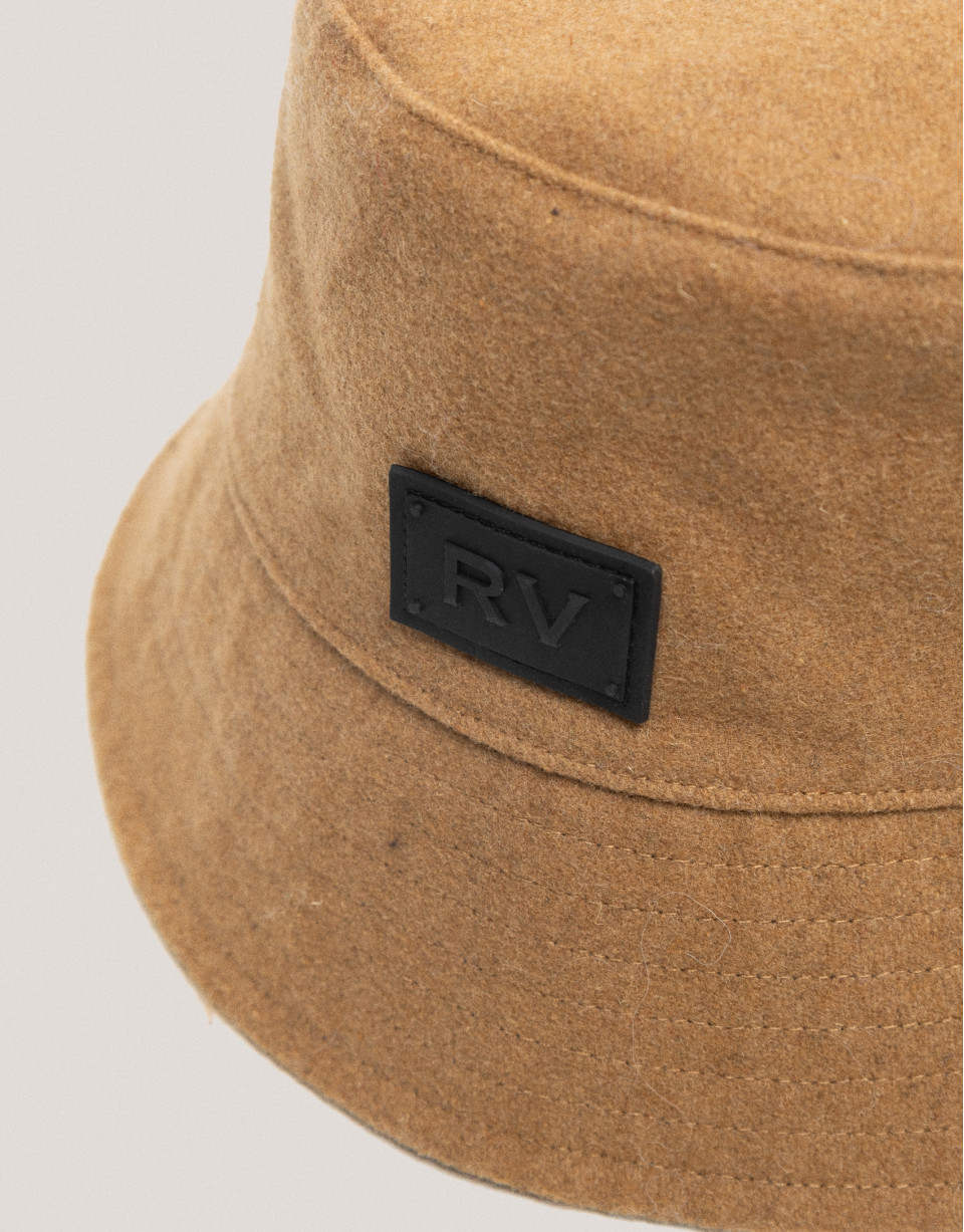 Gorro bucket reversible cámel y marrón - Mujer | Roberto Verino