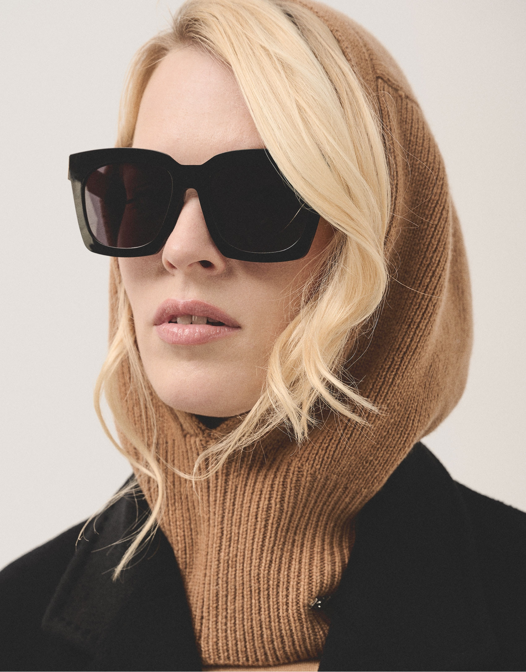 Beige wool and cashmere balaclava cap - Woman | Roberto Verino