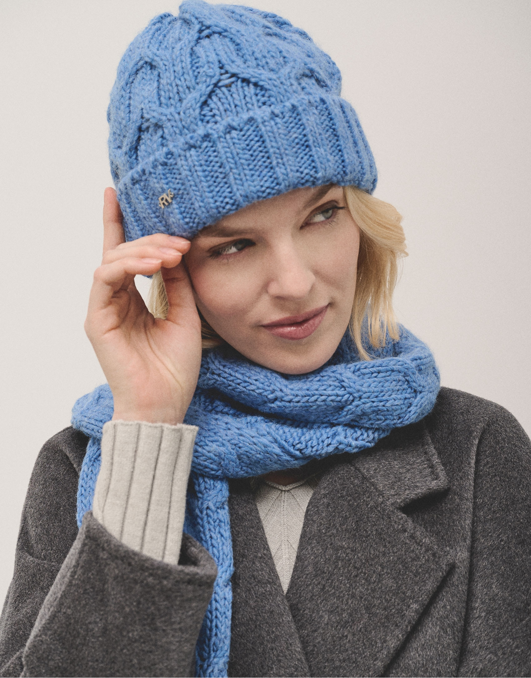 Gorro lana y alpaca punto trenzado azul - Mujer | Roberto Verino