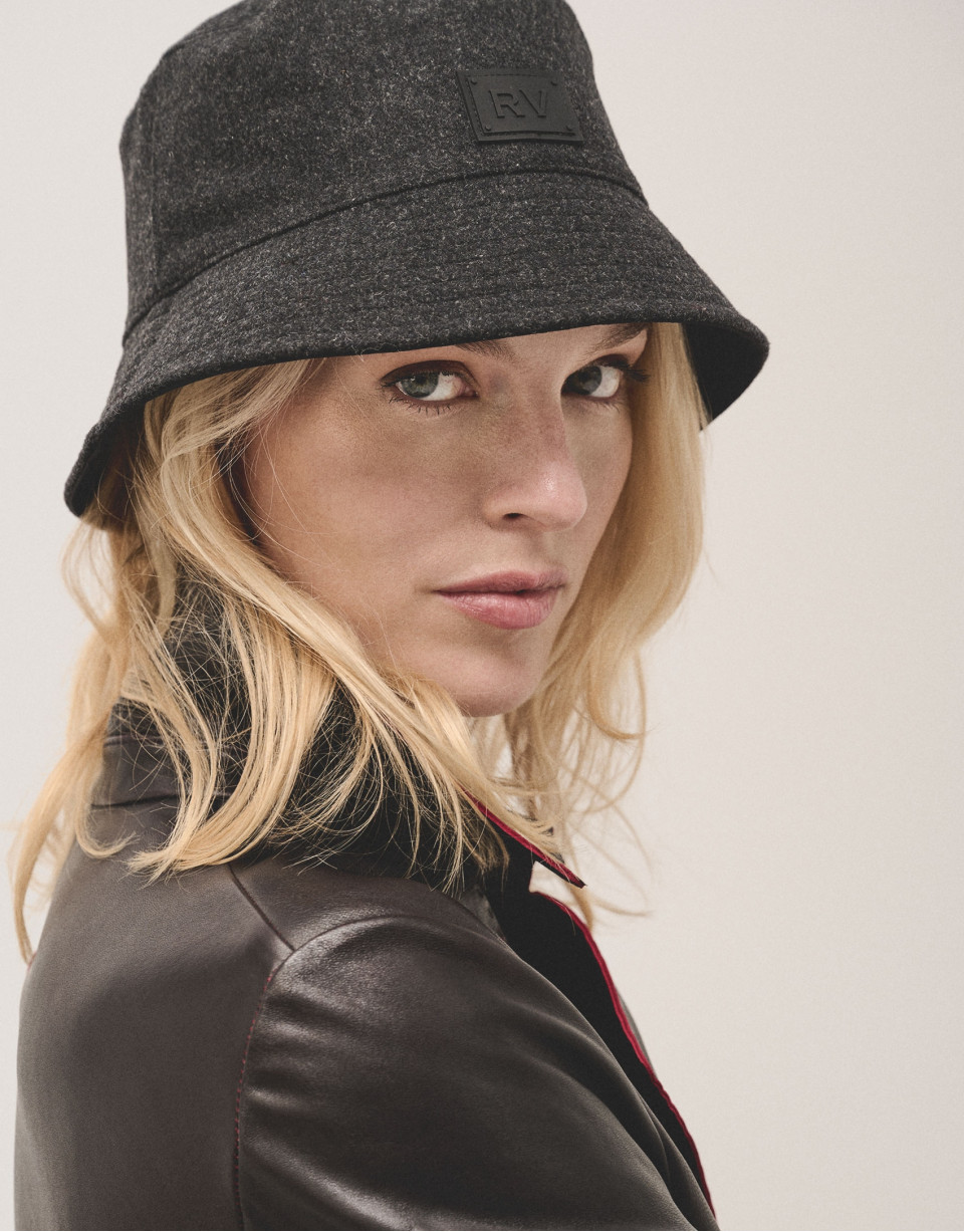 Reversible grey and navy bucket hat - Woman | Roberto Verino