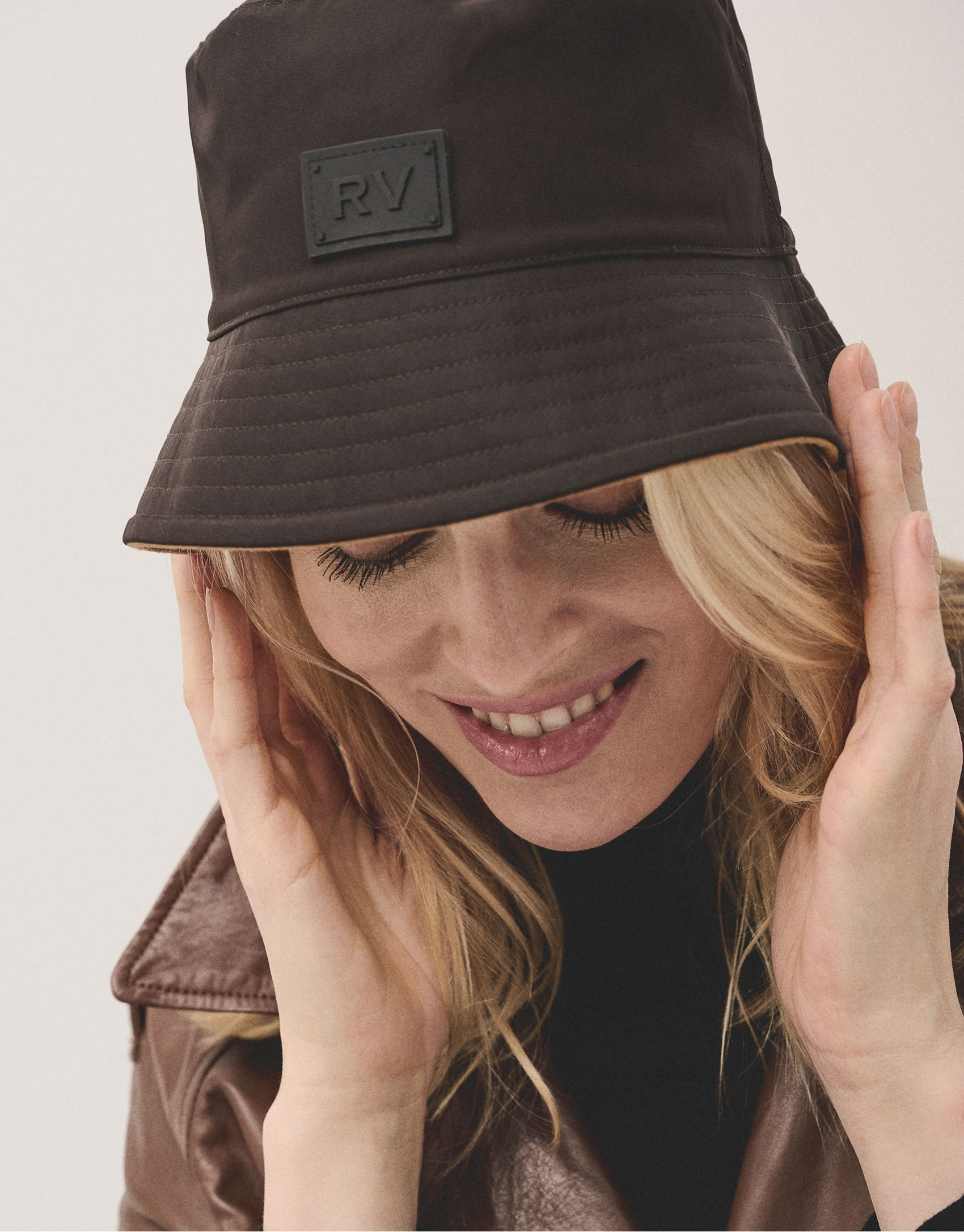 Reversible grey and navy bucket hat - Woman | Roberto Verino