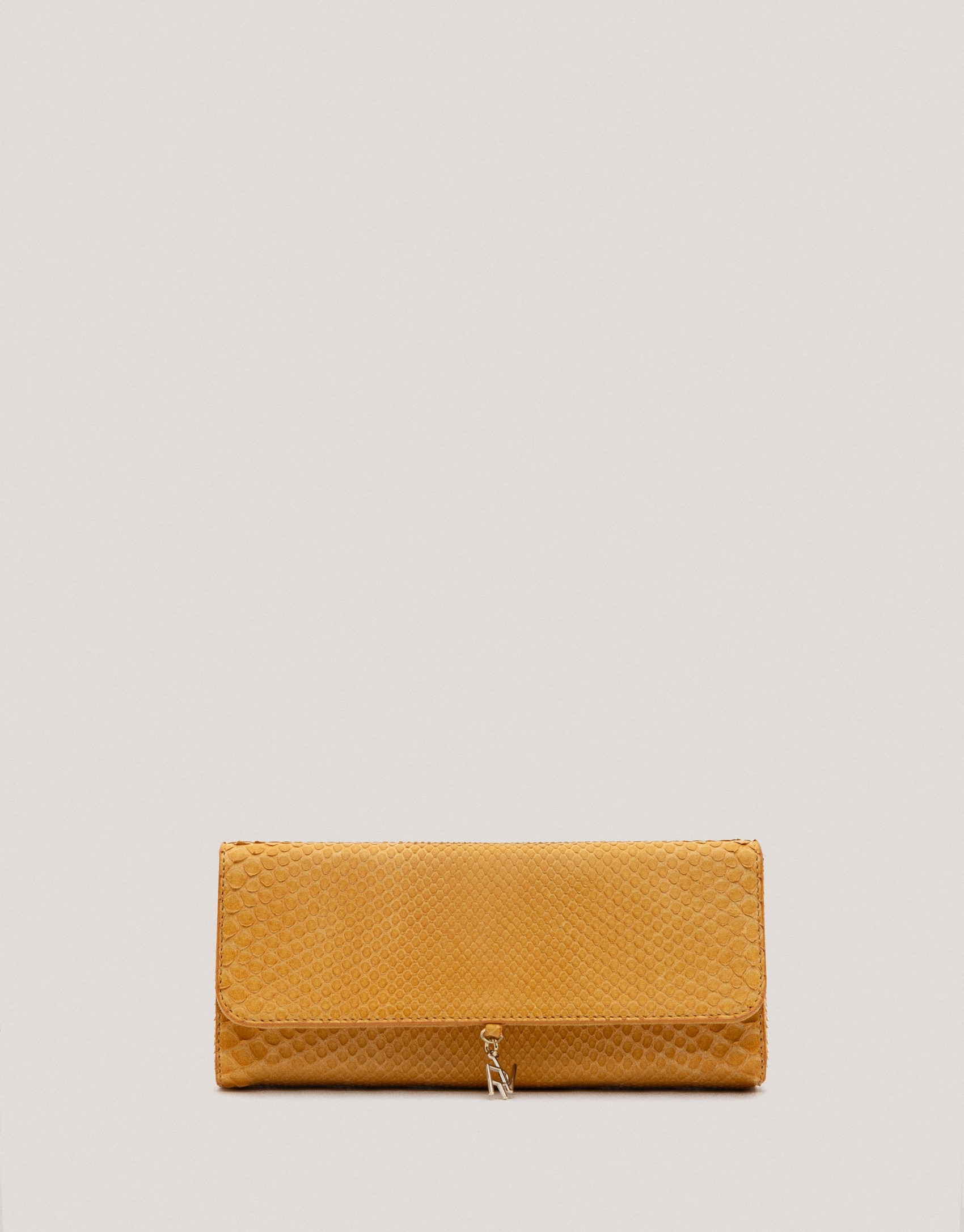 Bolso Clutch Ariana piel serpiente mostaza | Roberto Verino