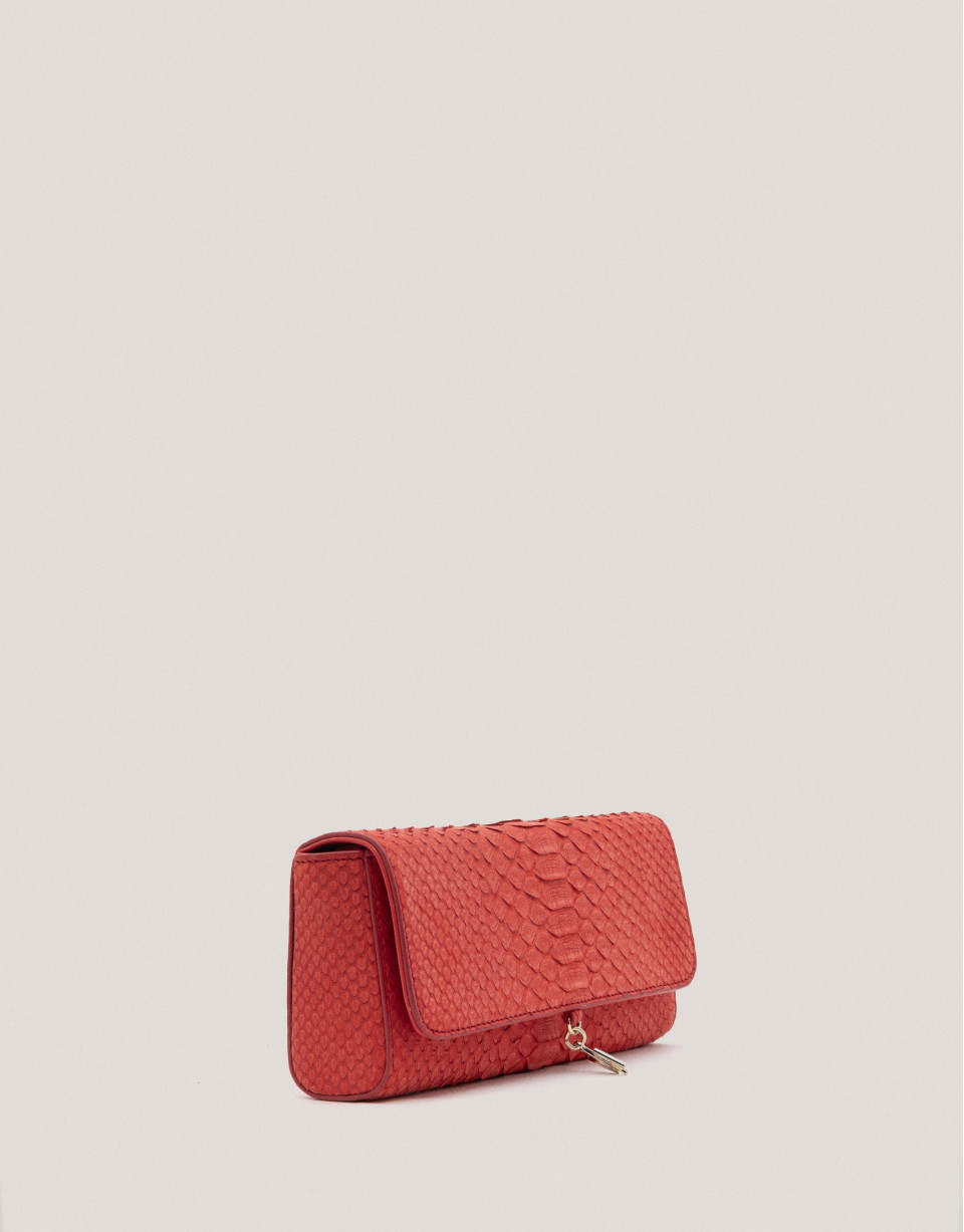 Bolso Clutch Ariana piel serpiente rojo carmesí | Roberto Verino
