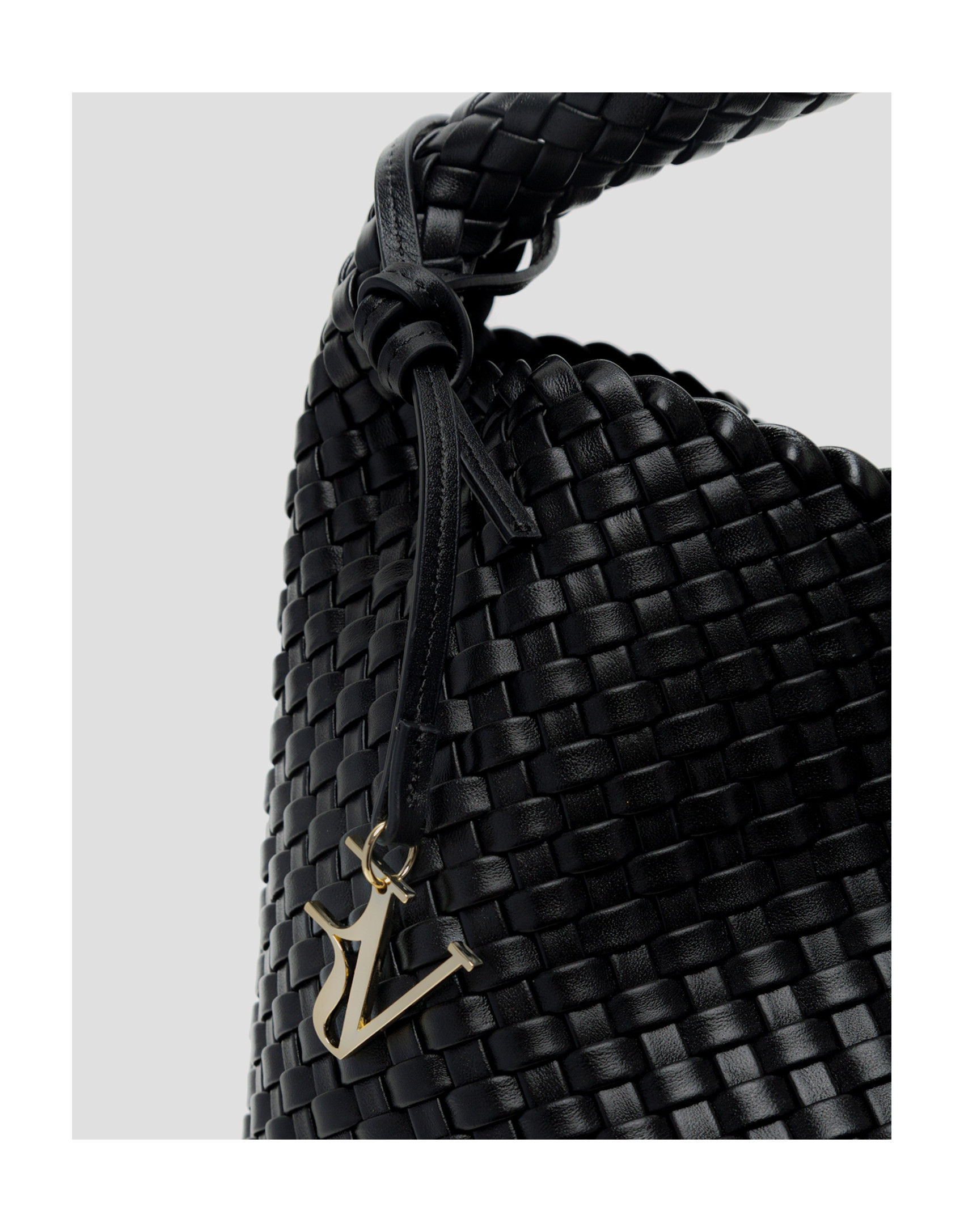 Black Paula Hobo shoulder bag with braided ... | Roberto Verino