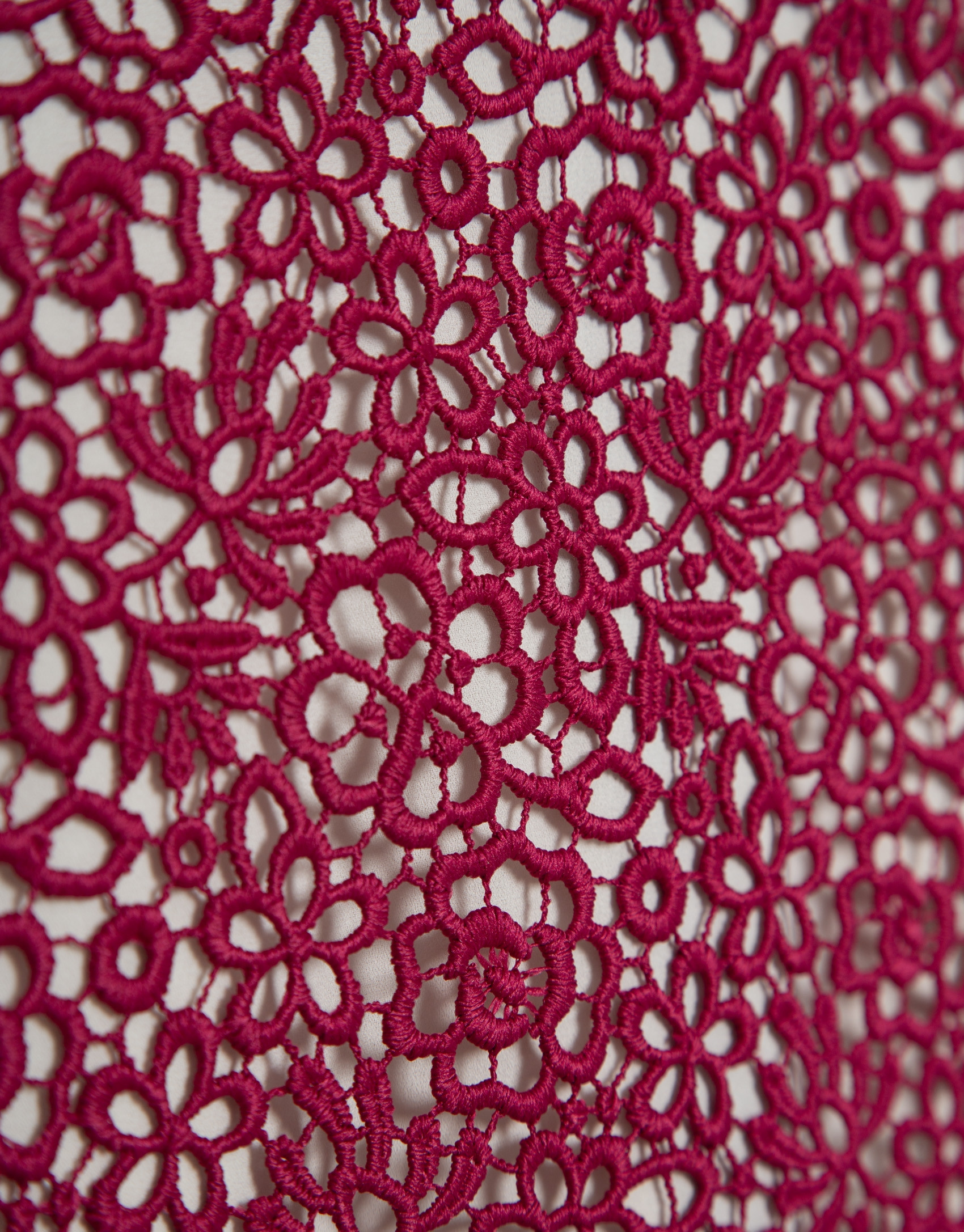 Short raspberry guipure sleeveless dress with... | Roberto Verino