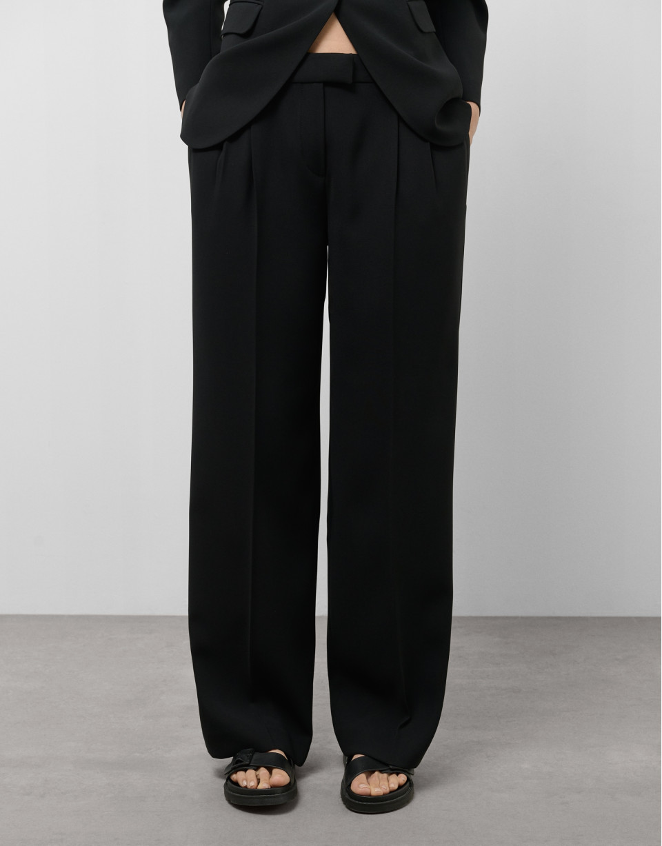 Black straight crepe pants with darts - Woman | Roberto Verino