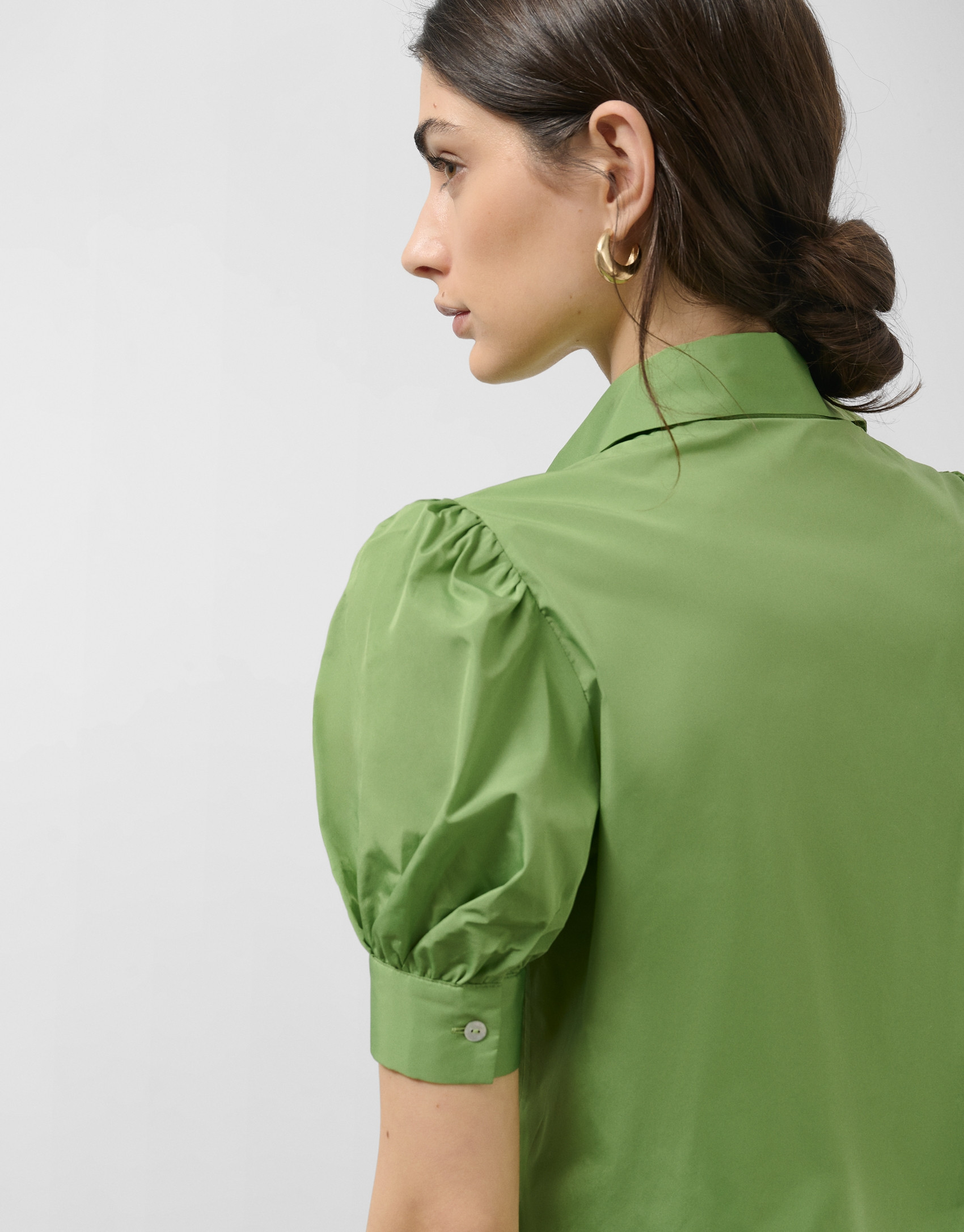 Green taffeta blouse with puckered short sleeves | Roberto Verino