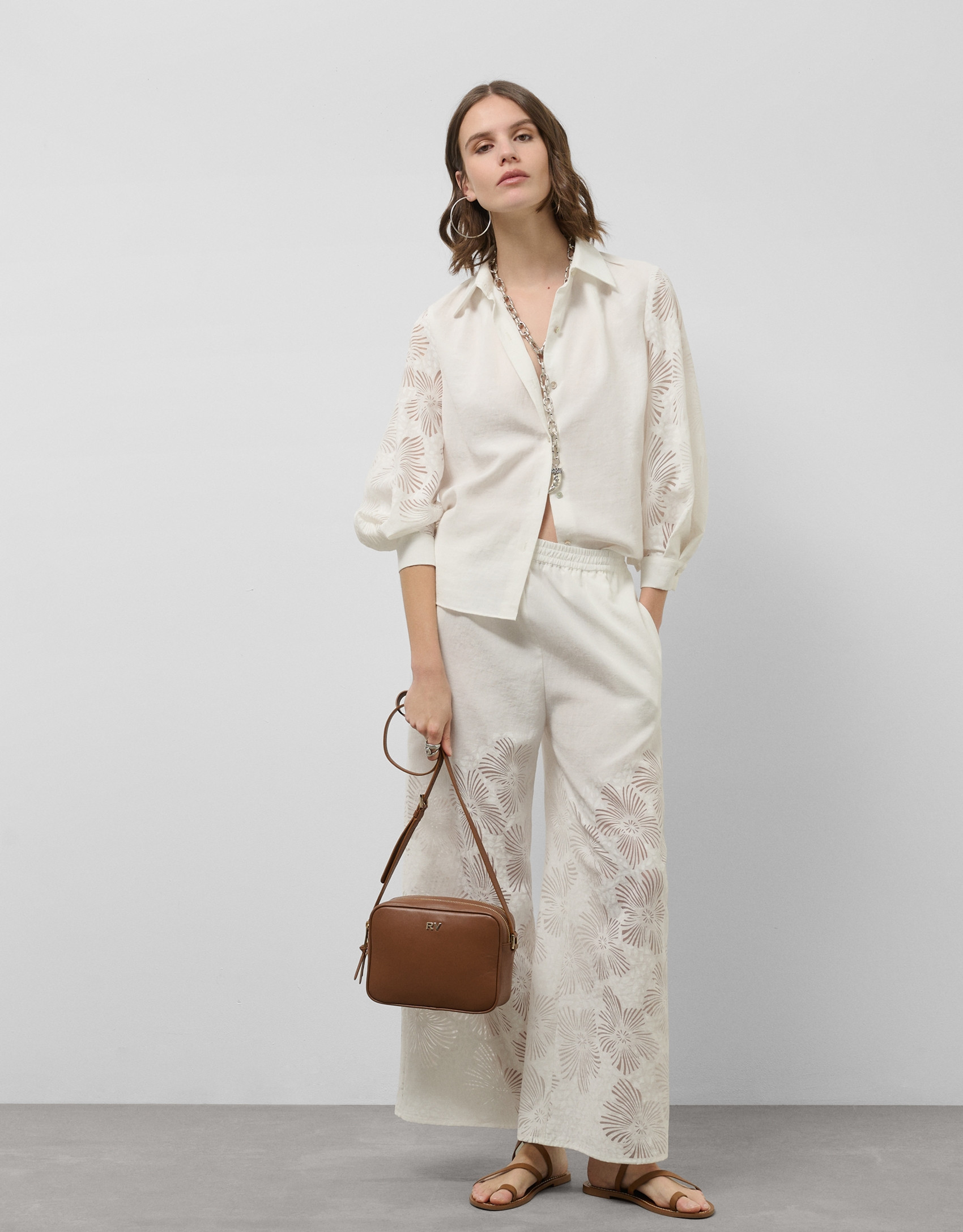 Pantalón palazzo con diseño floral en ... | Roberto Verino
