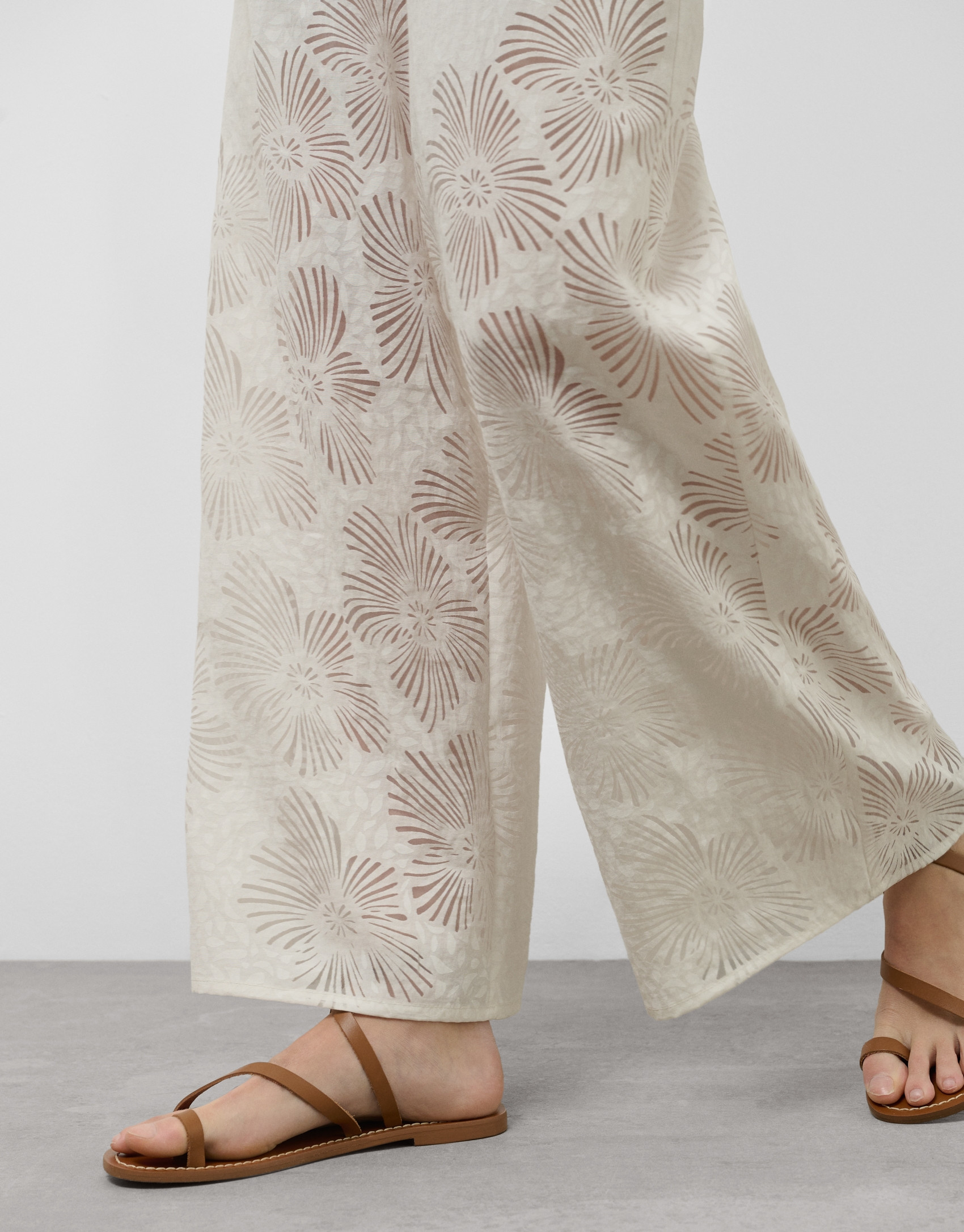 Pantalón palazzo con diseño floral en ... | Roberto Verino