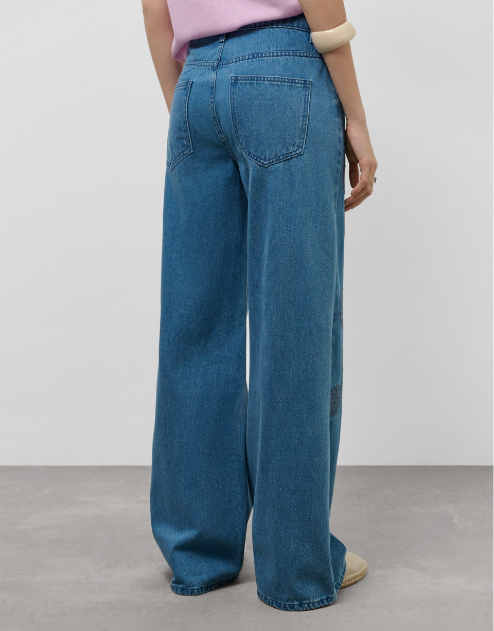 Blue wide denim pants with floral embroidery | Roberto Verino