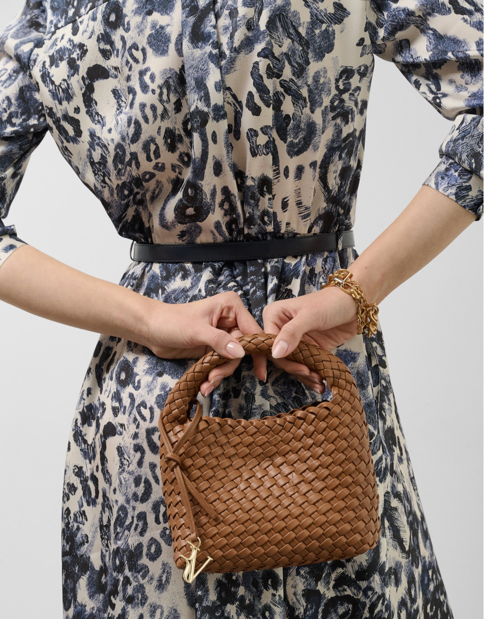 Tan Paula Clutch bag with braided leather  | Roberto Verino