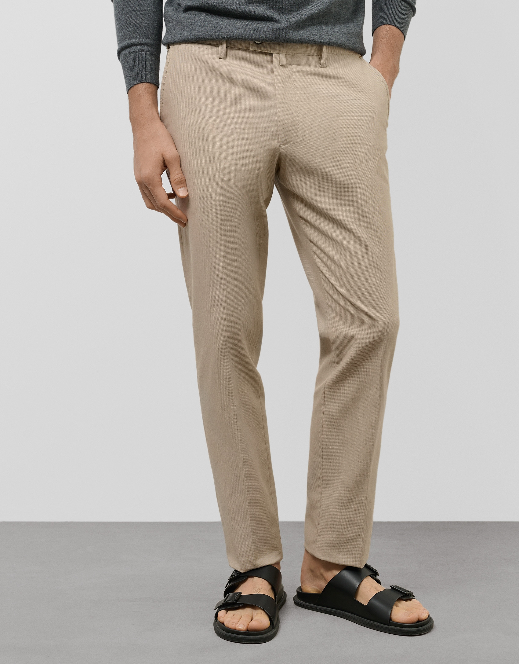 Light tan bird's eye chino pants - Man - SS2025 | Roberto Verino
