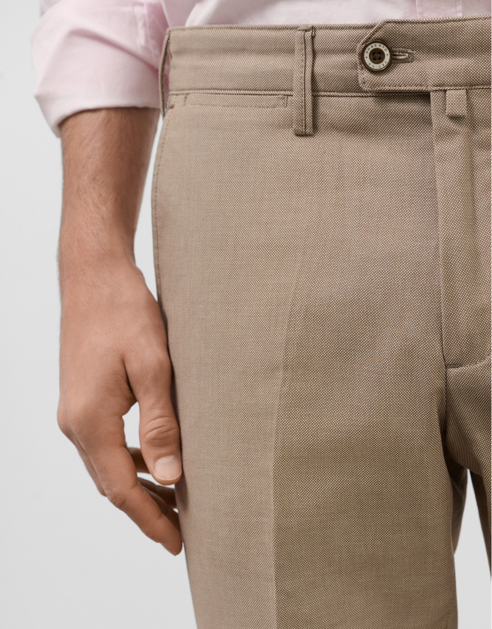 Tobacco color bird's eye chino pants - Man | Roberto Verino