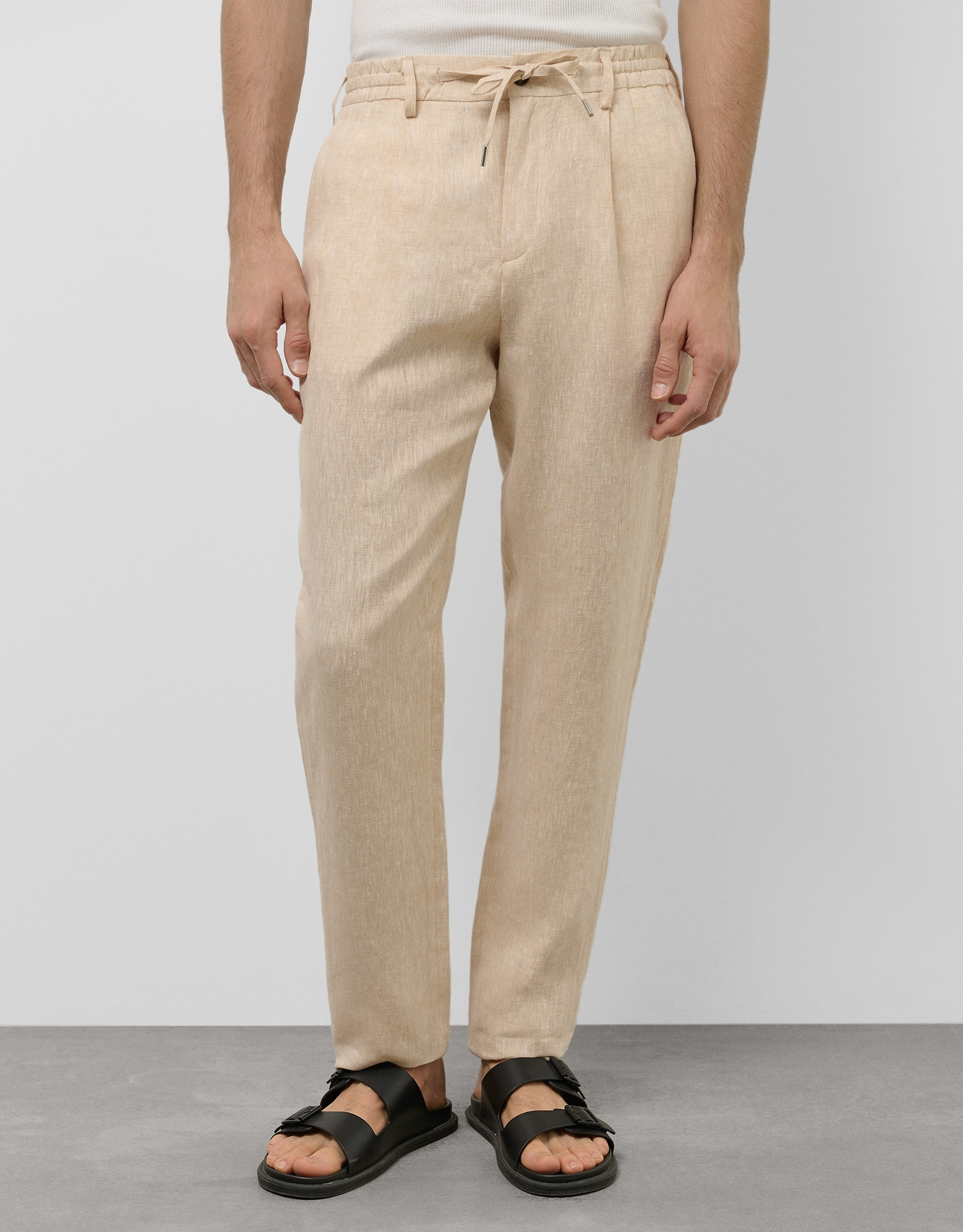 Pantalón pinzas lino color beige - Hombre | Roberto Verino